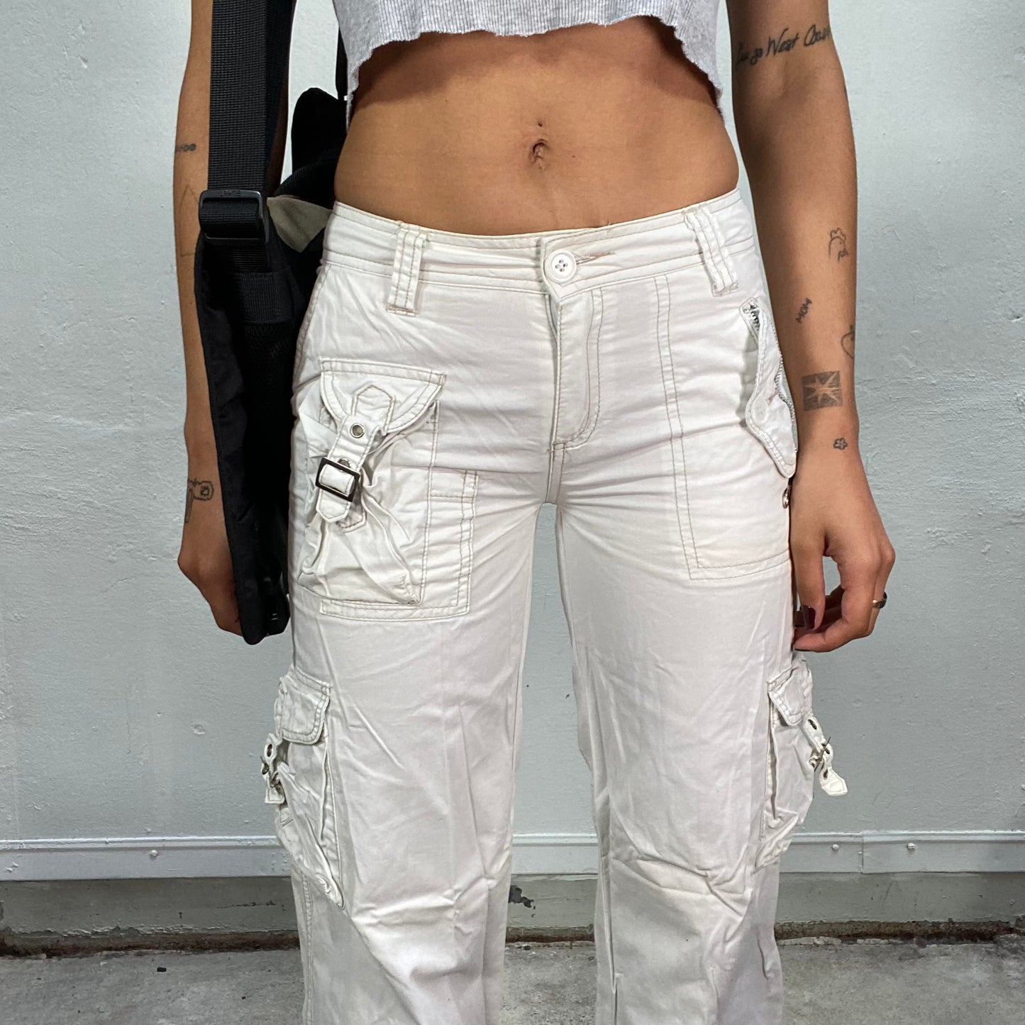 Vintage 2000's Cyber White Cargo Pants with Loose Pocket Details (S)