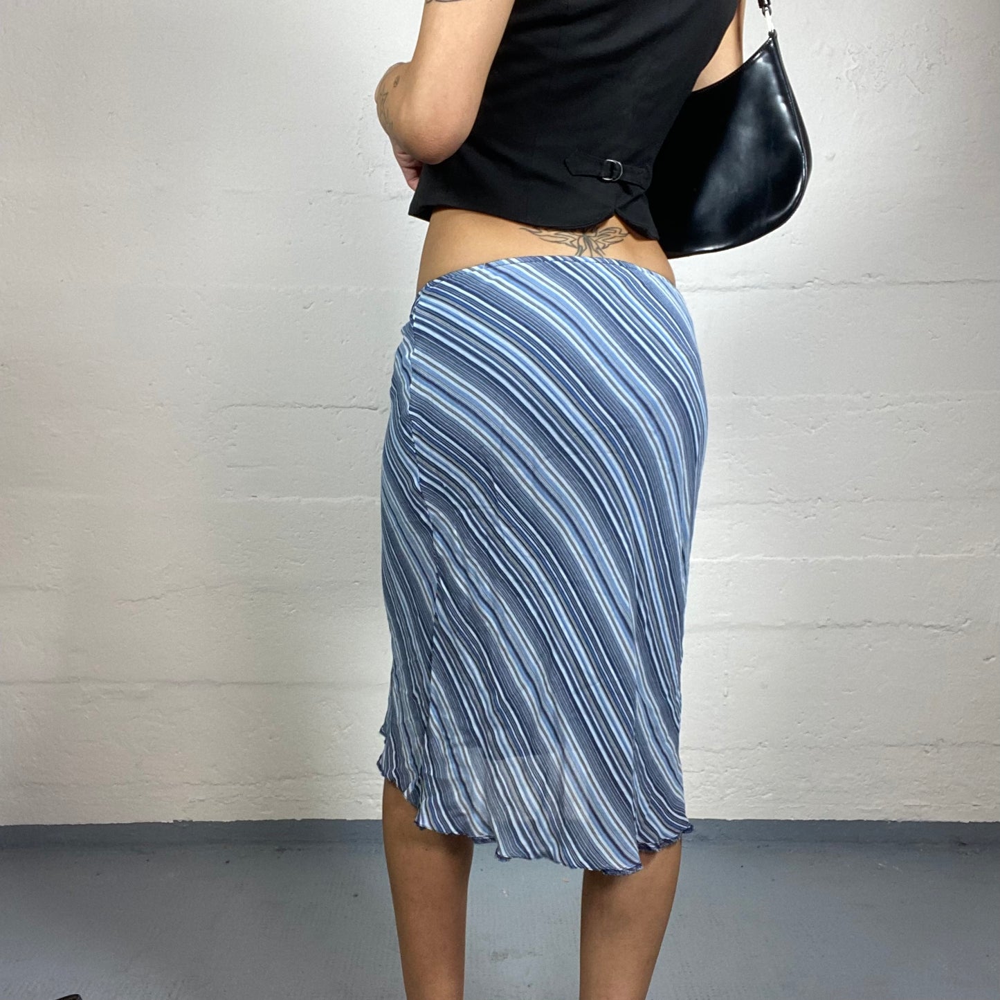 Vintage 2000's Clueless Girl Blue Midi Skirt with Stripes Print (M)