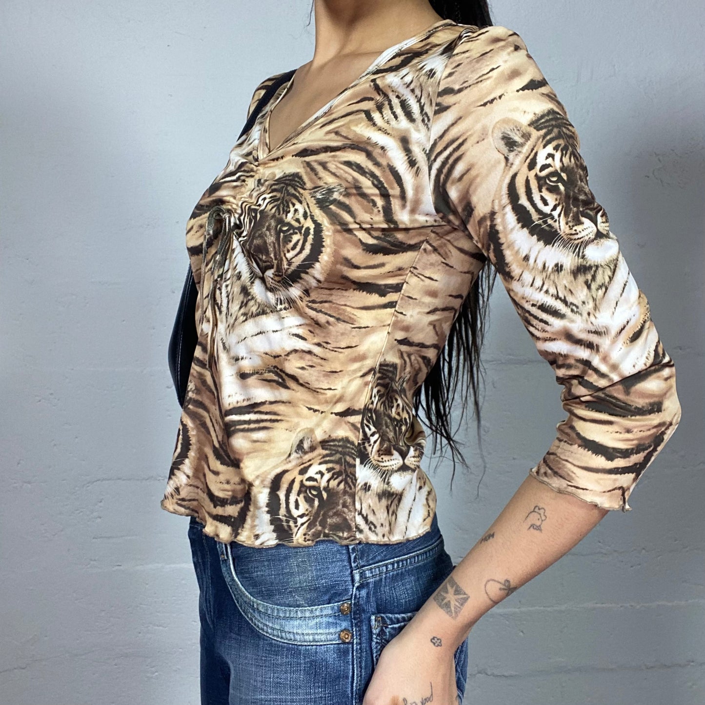 Vintage 2000's Downtown Girl Brown Longsleeve Top with Tigers Print (M)