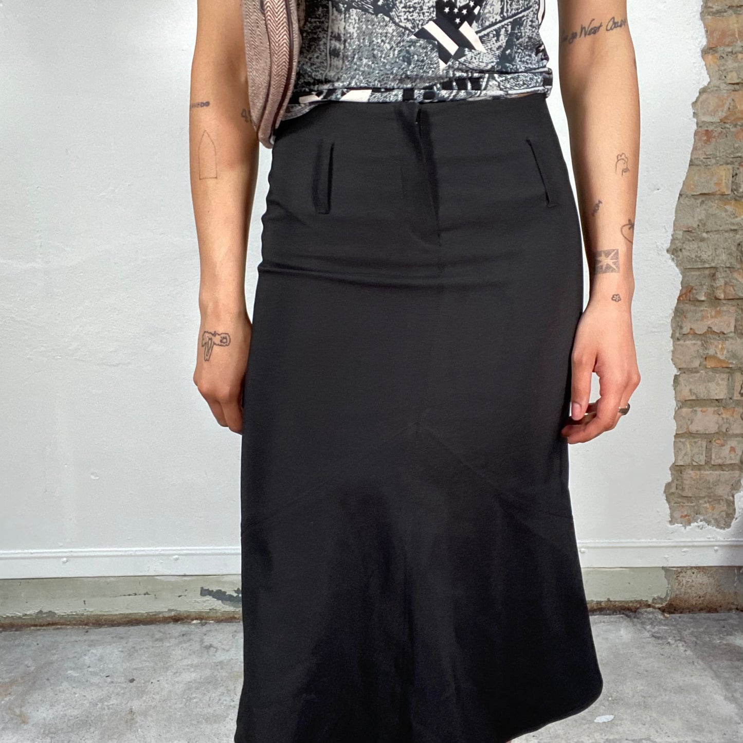 Vintage 2000's Classic Black Midi Skirt with Big Belt Loops (S)