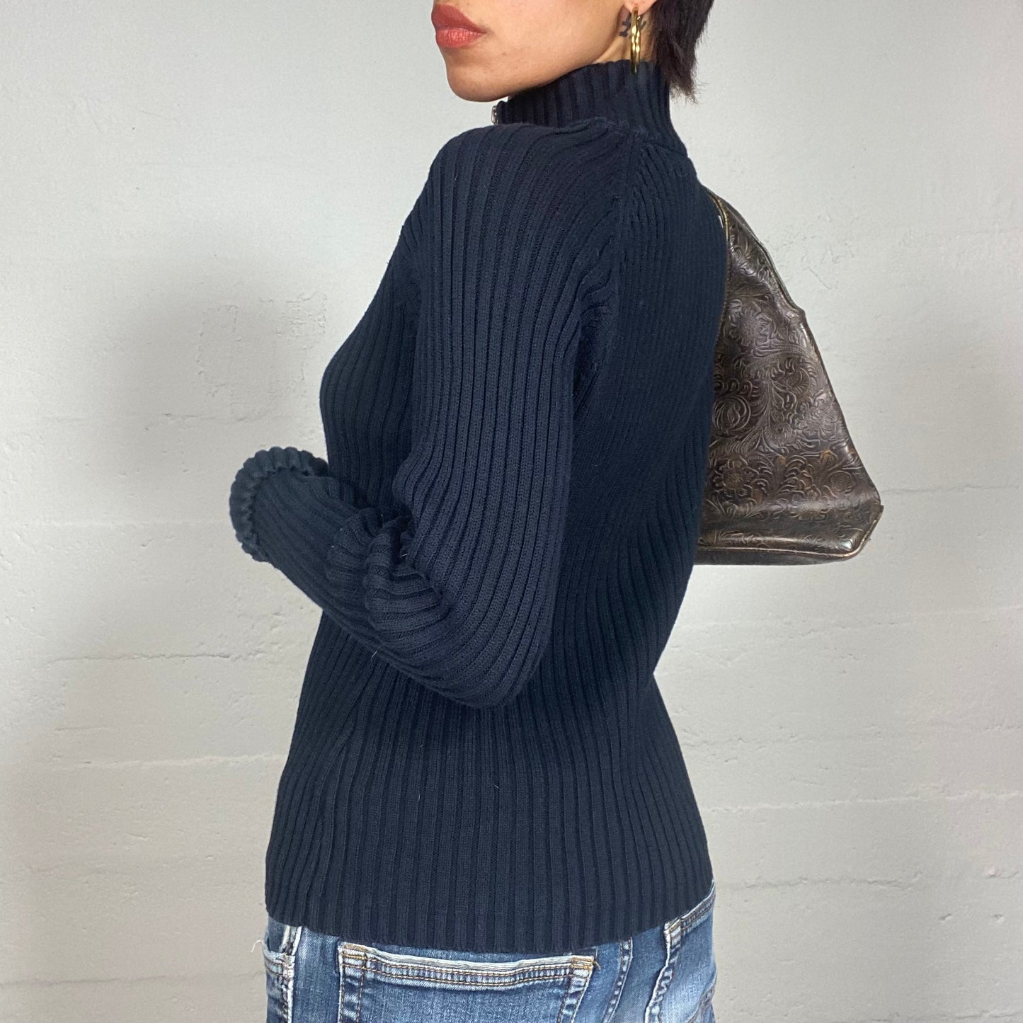 Vintage 2000's DKNY Classic Black Half Zip Up Ribbed Pullover (S/M)