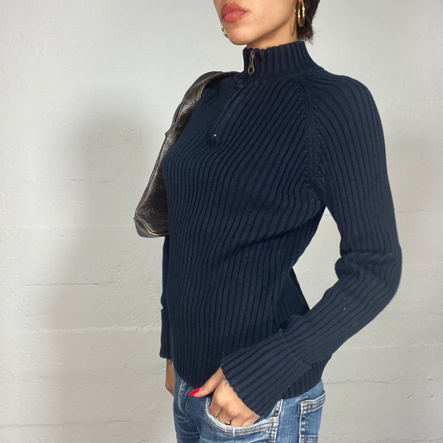 Vintage 2000's DKNY Classic Black Half Zip Up Ribbed Pullover (S/M)