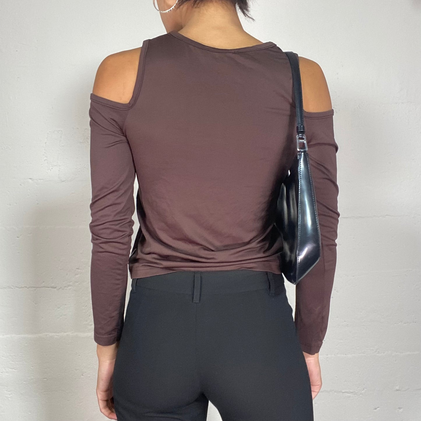 Vintage 2000's Downtown Girl Brown Longsleeves Cut Out Top with "Sky Scraper" Print (S)