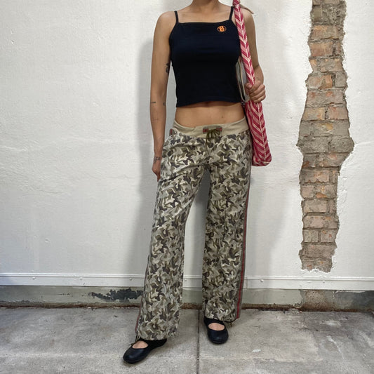 Vintage 90's Streetstyle Khaki Camo Pants with Side Stripe Details (M)