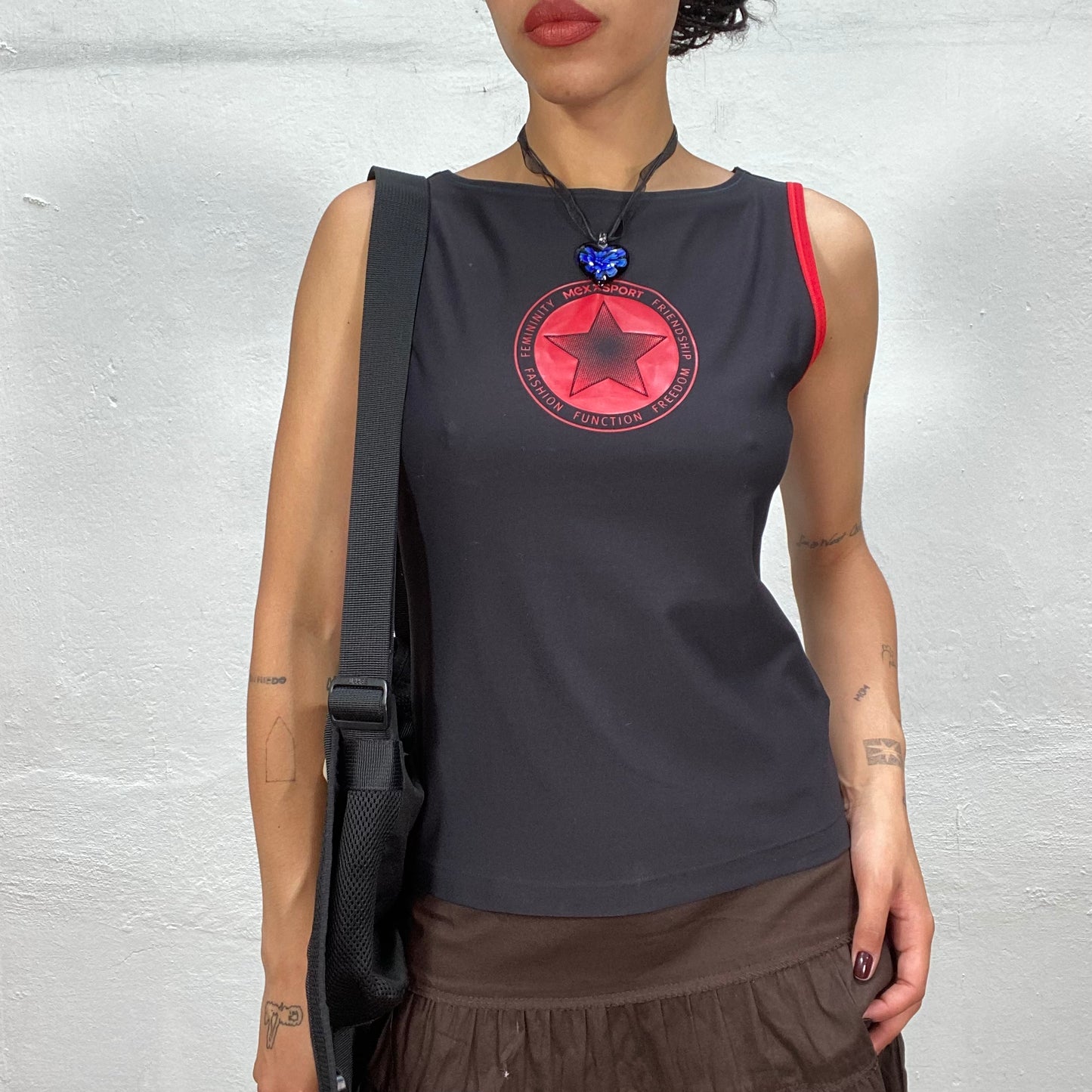 Vintage 2000's Grunge Black Top with Red Contour and Star Print Detail (S/M)