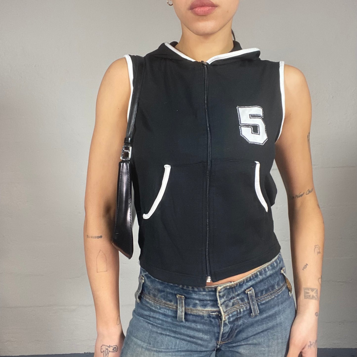 Vintage 2000's Sporty Black Vest with White '5' Patched Detail (M)