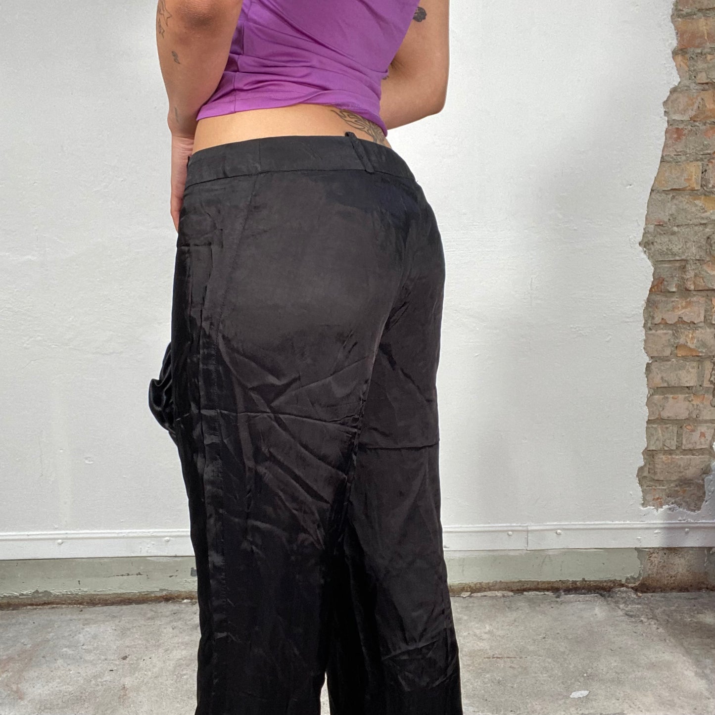 Vintage 2000's Downtown Girl Black Satin Straight Leg Pants (S/M)