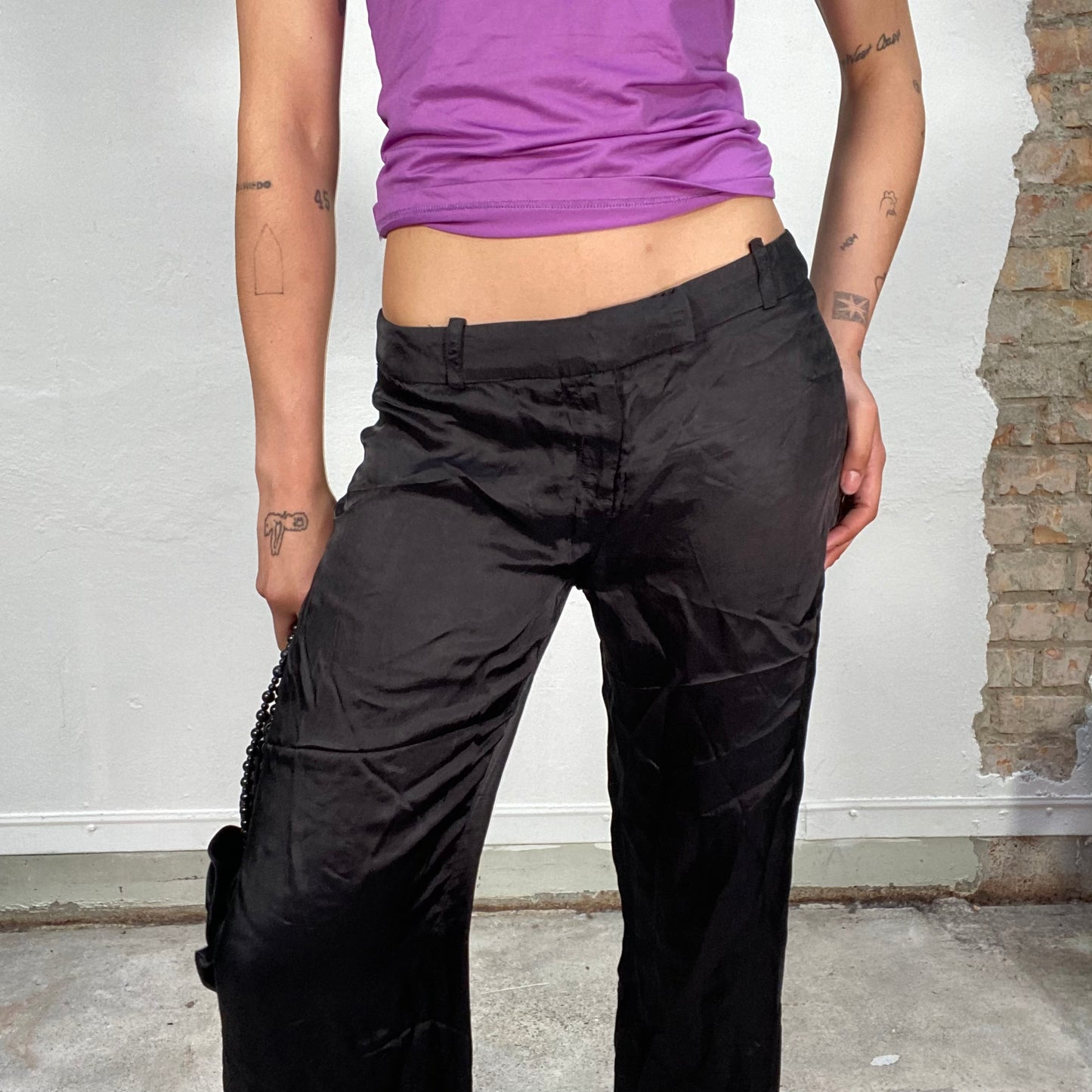 Vintage 2000's Downtown Girl Black Satin Straight Leg Pants (S/M)