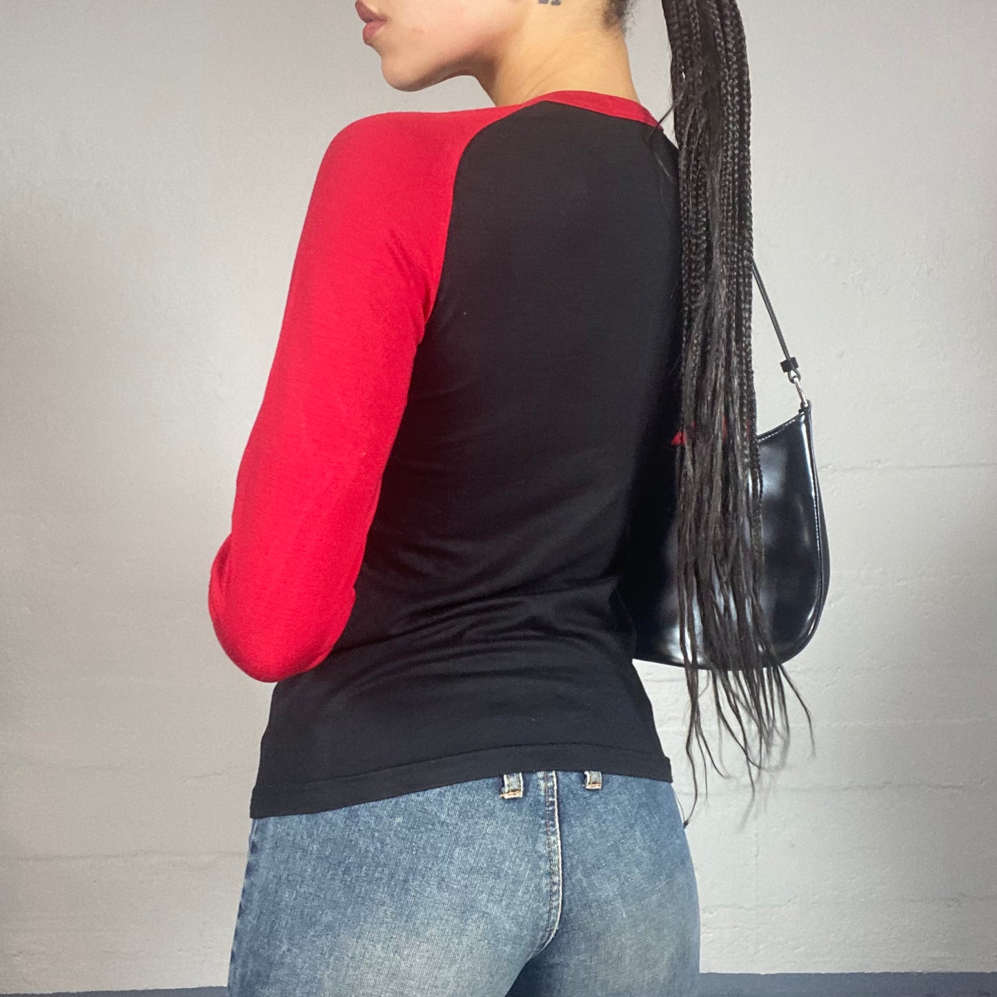 Vintage 90's Sporty Black Top with Red Longsleeves and Patched Decorative Detail (S/M)