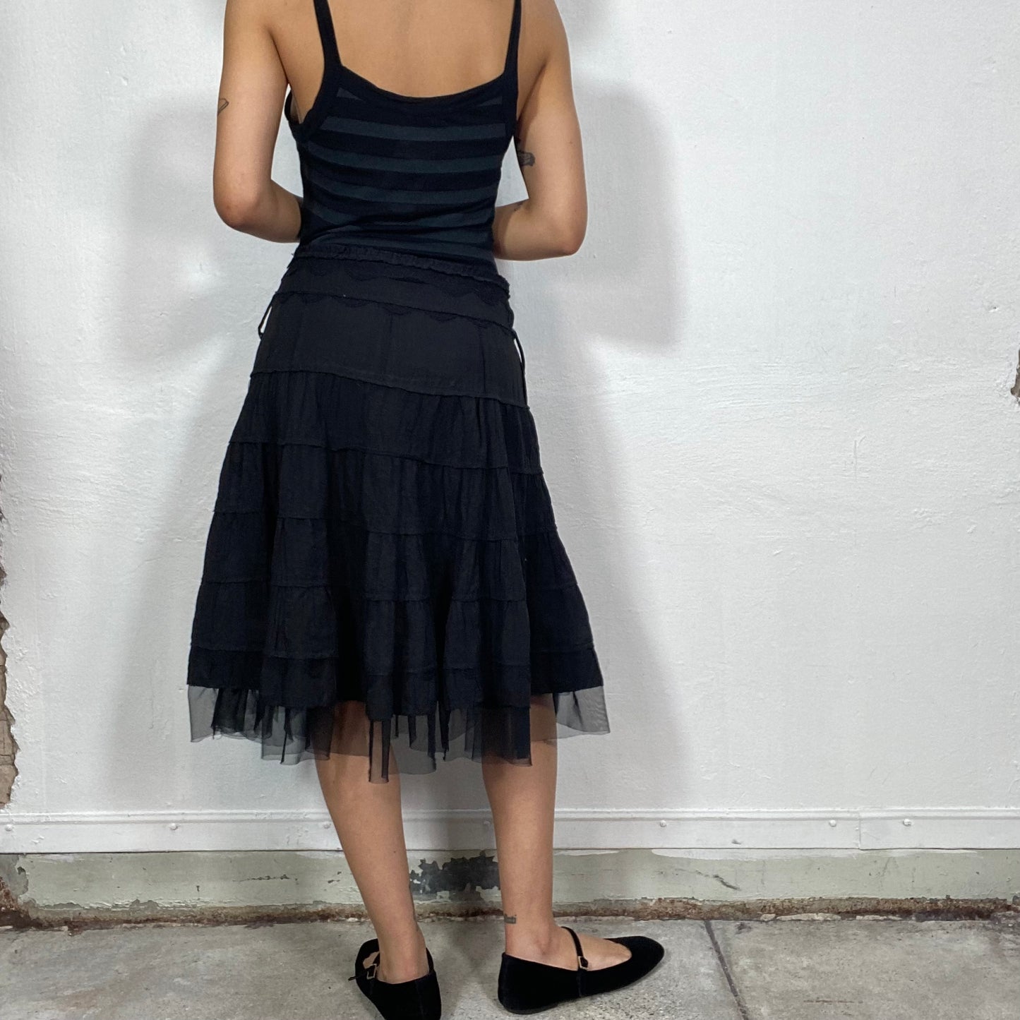 Vintage 90's Punky Black Ruffled Midi Skirt with Mesh Trim (M)