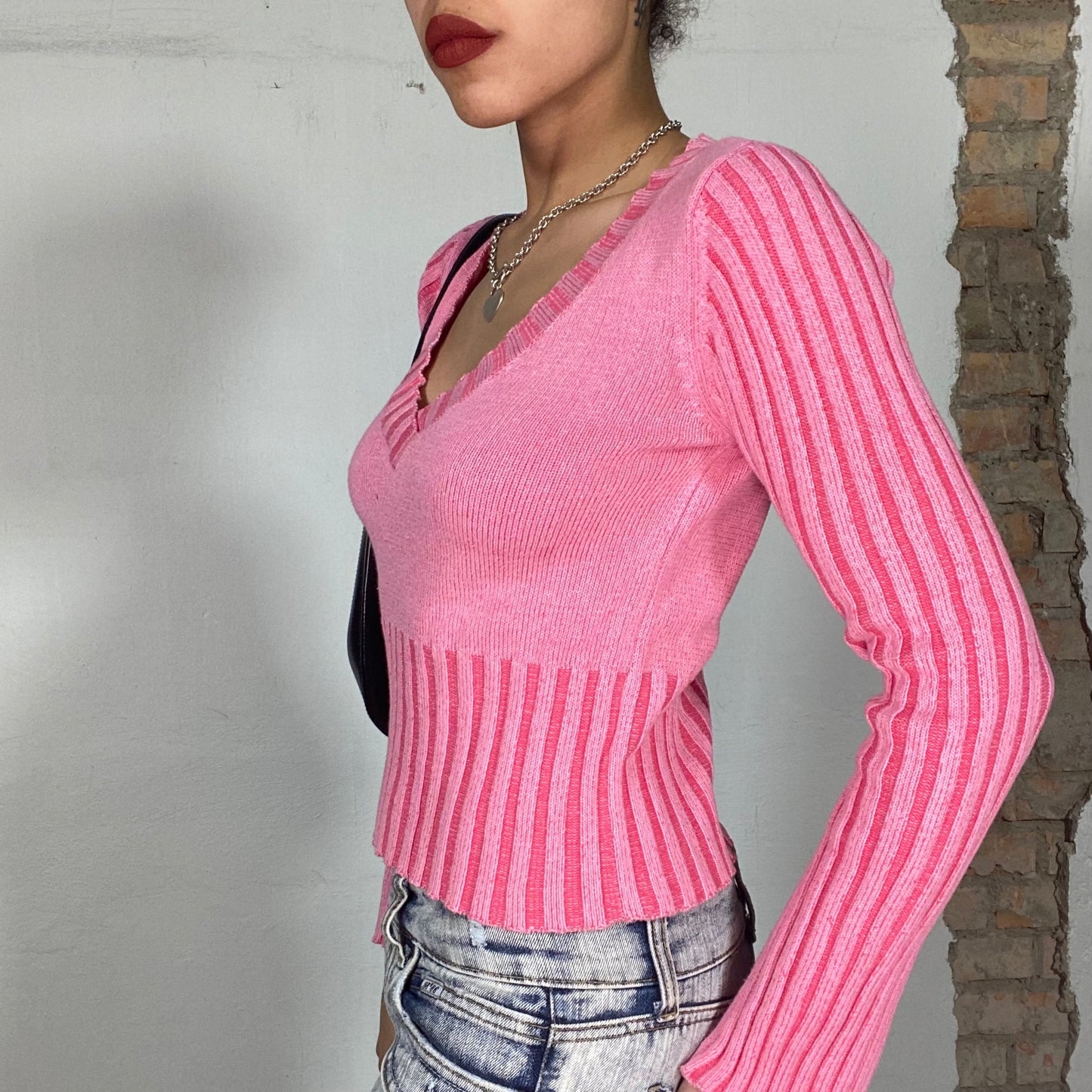 Vintage 2000's Downtown Girl Pink V-Neck Knit Sweater (S/M)