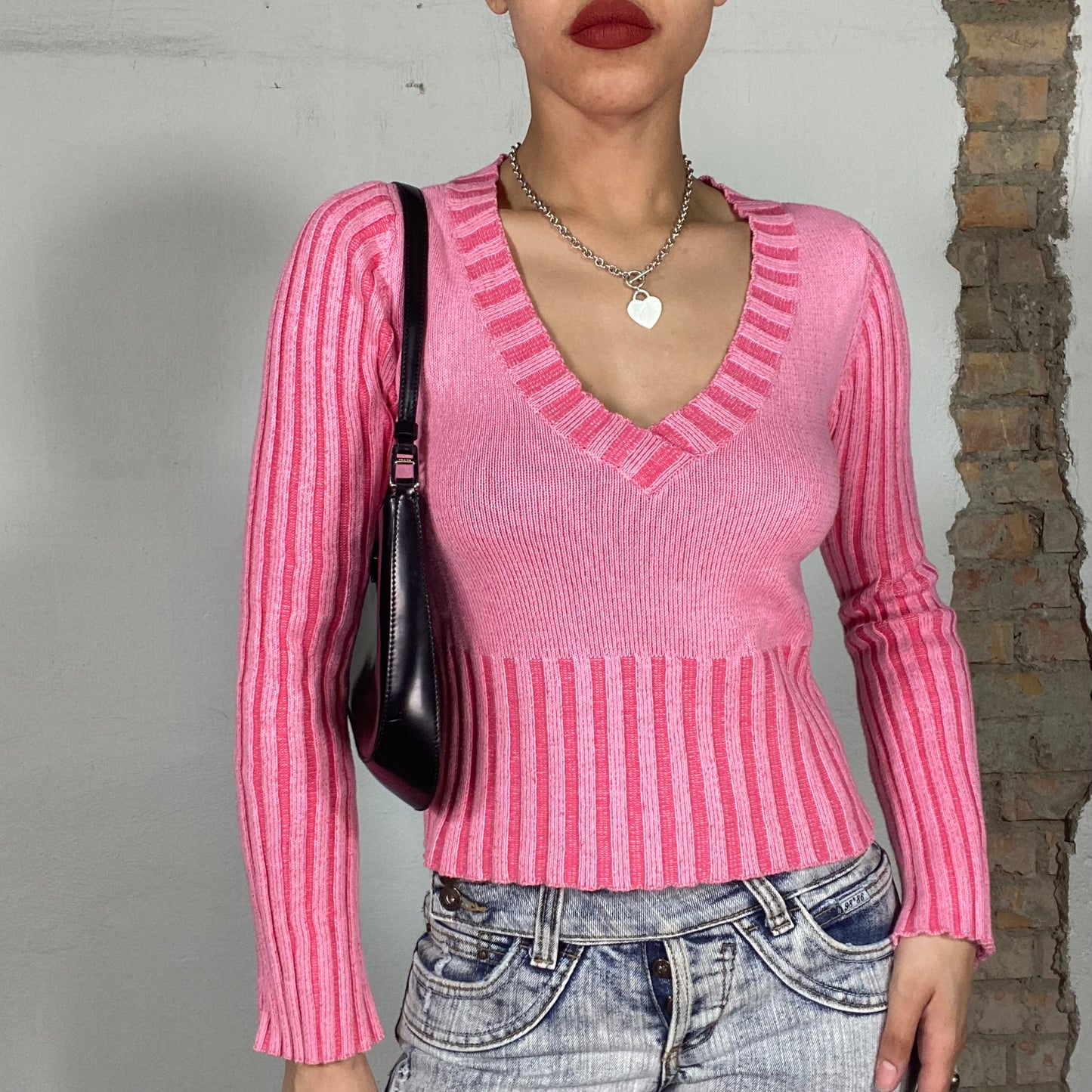 Vintage 2000's Downtown Girl Pink V-Neck Knit Sweater (S/M)