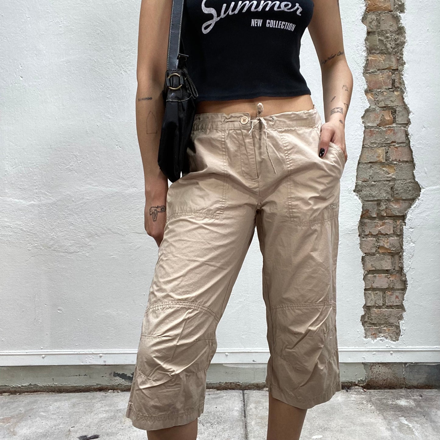 Vintage 2000's Streetstyle Beige Cargo Capri Pants (S/M)