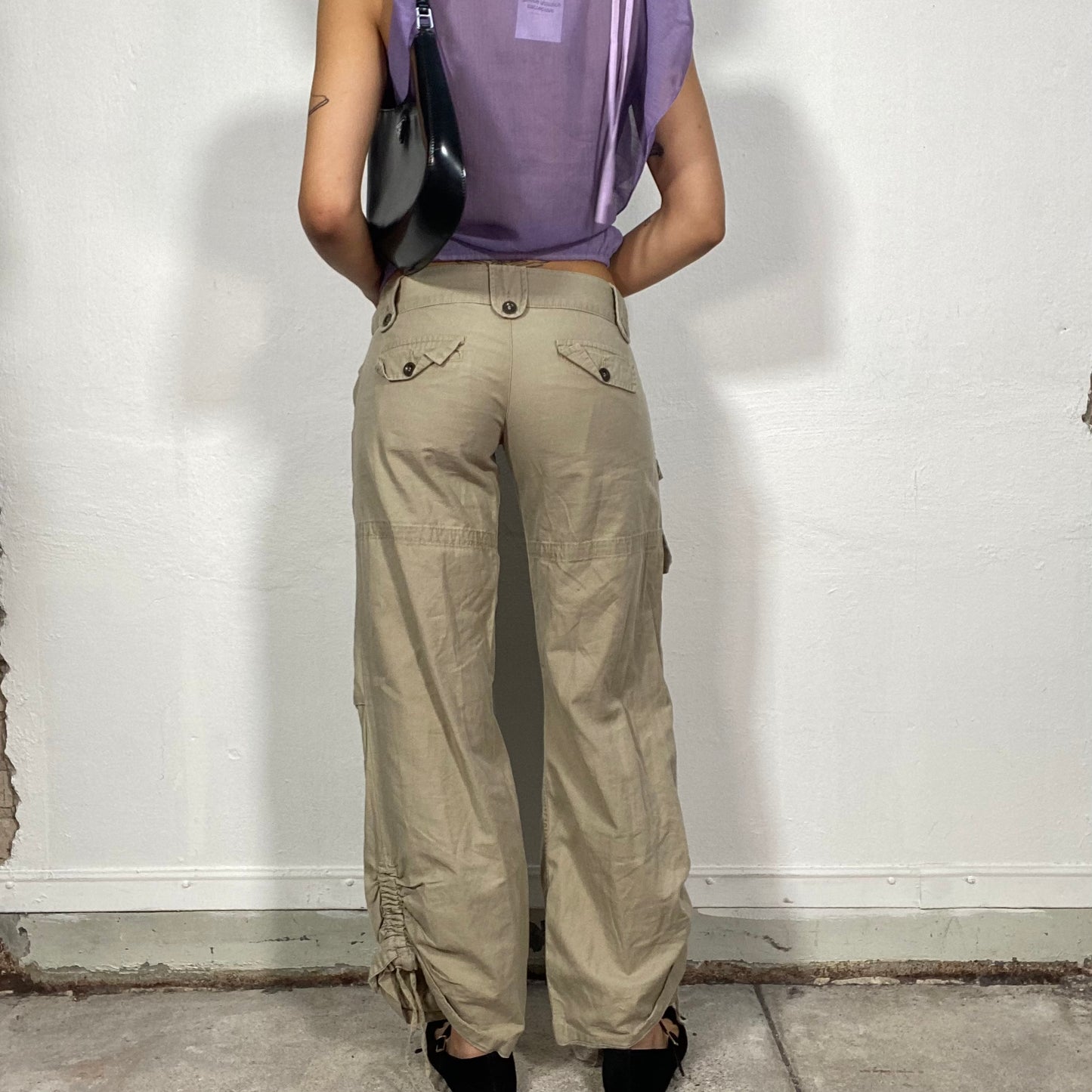 Vintage 90's Steet Style Beige Cargo Pants with Scrunched Detail (S)