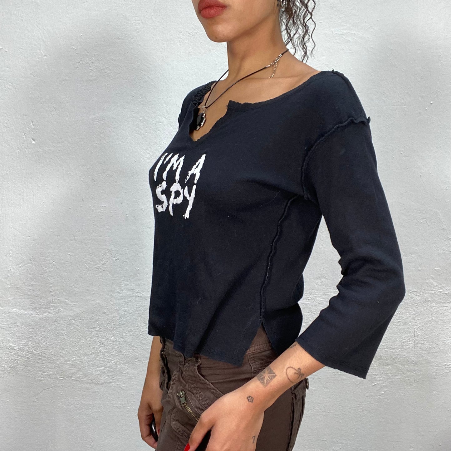 Vintage 90's Grunge Black Longsleeve with Raw Hem and 'I'm A Spy' Print (S/M)