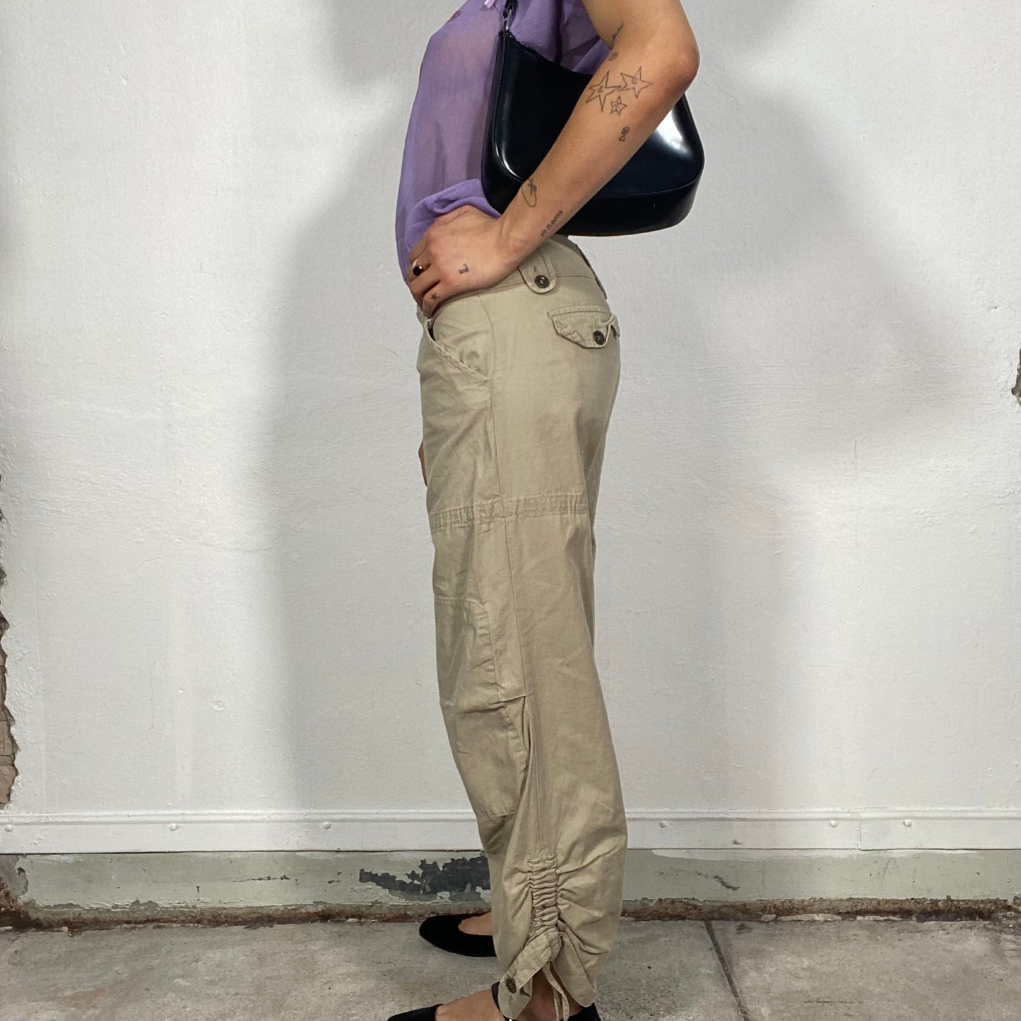 Vintage 90's Steet Style Beige Cargo Pants with Scrunched Detail (S)