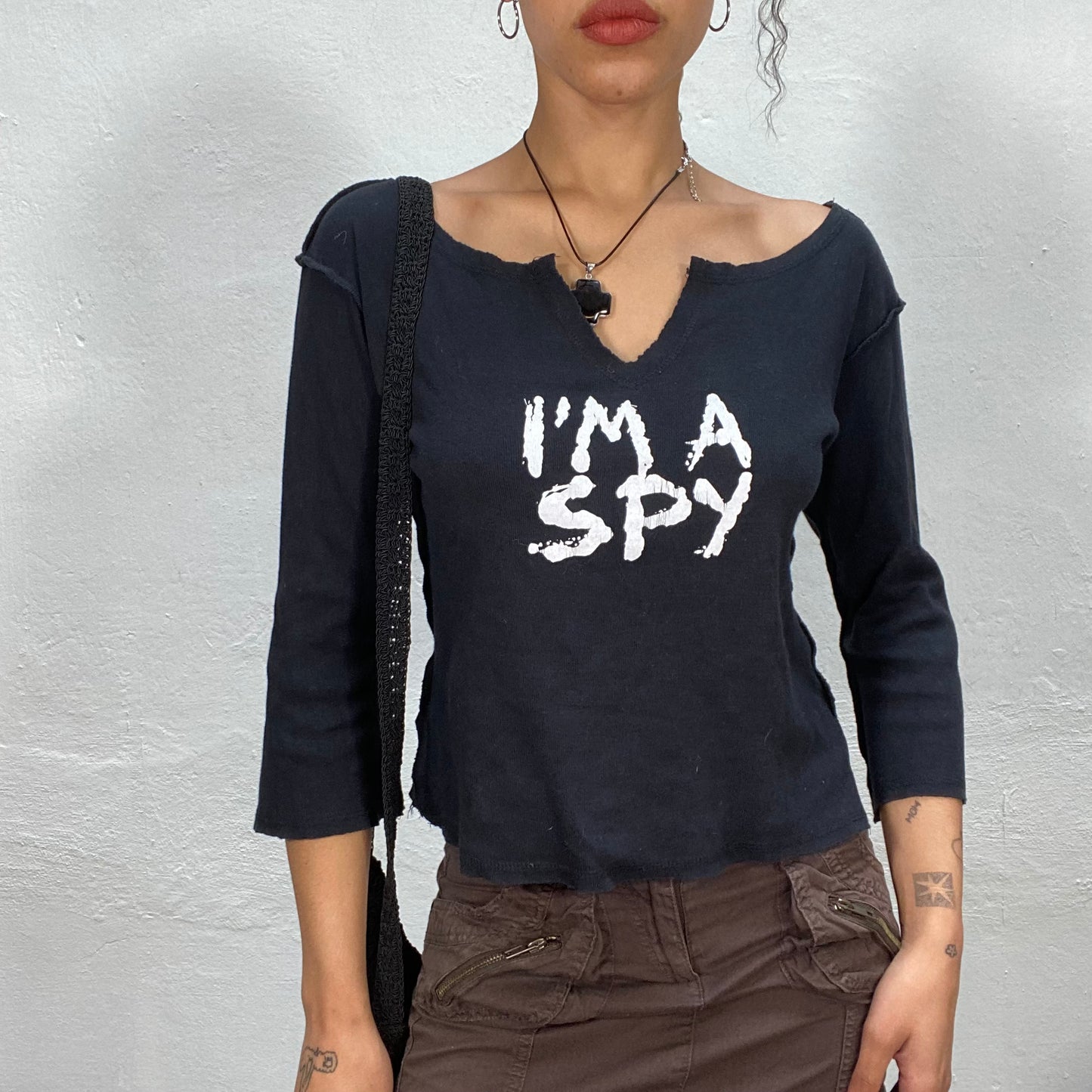 Vintage 90's Grunge Black Longsleeve with Raw Hem and 'I'm A Spy' Print (S/M)