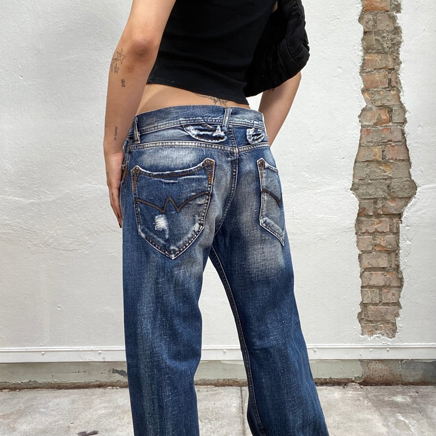 Vintage 2000's Streetstyle Straight Leg Jeans with Orange Stitching (M)