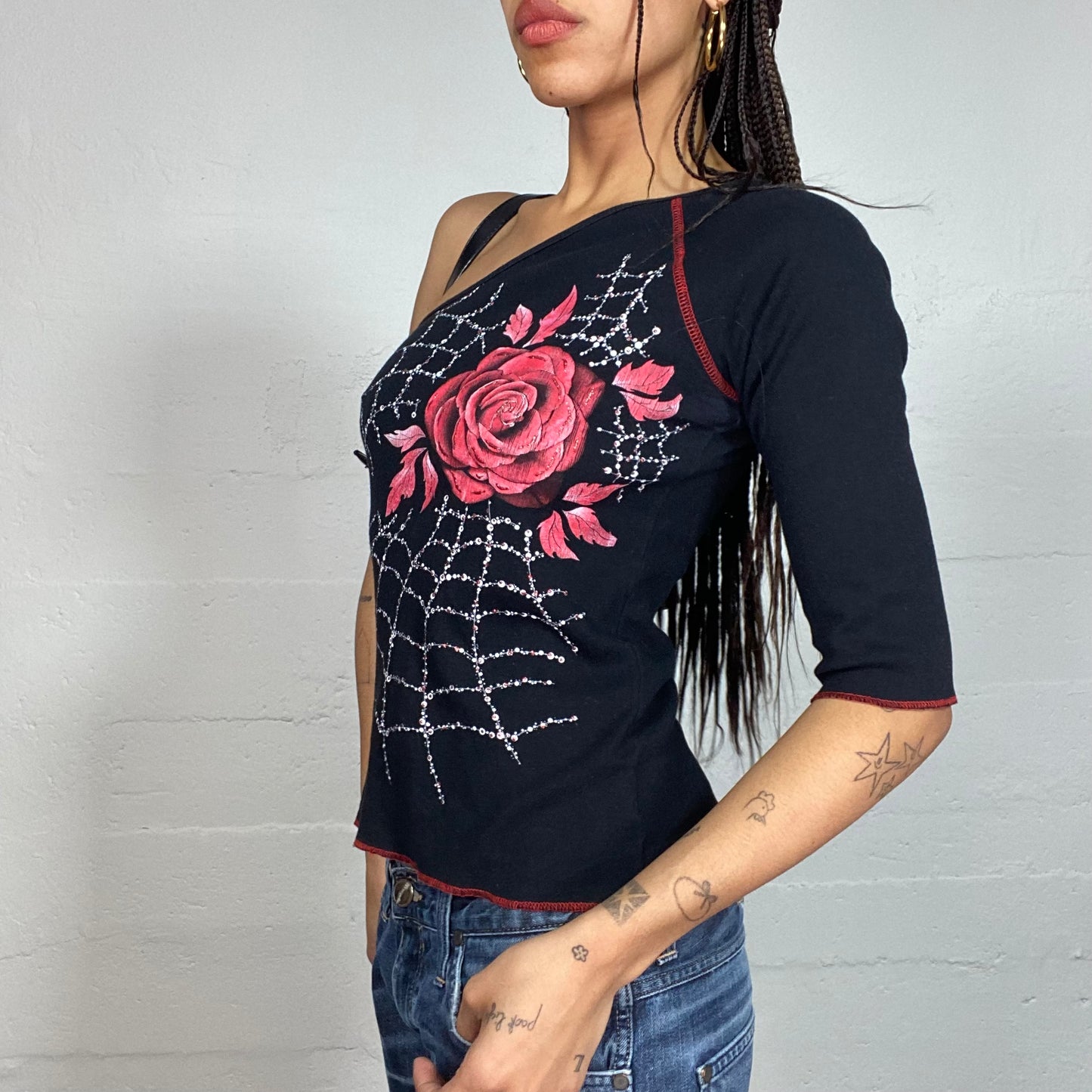 Vintage 2000's Romantic Goth Black One Shoulder Top with Red Rose Print (S/M)