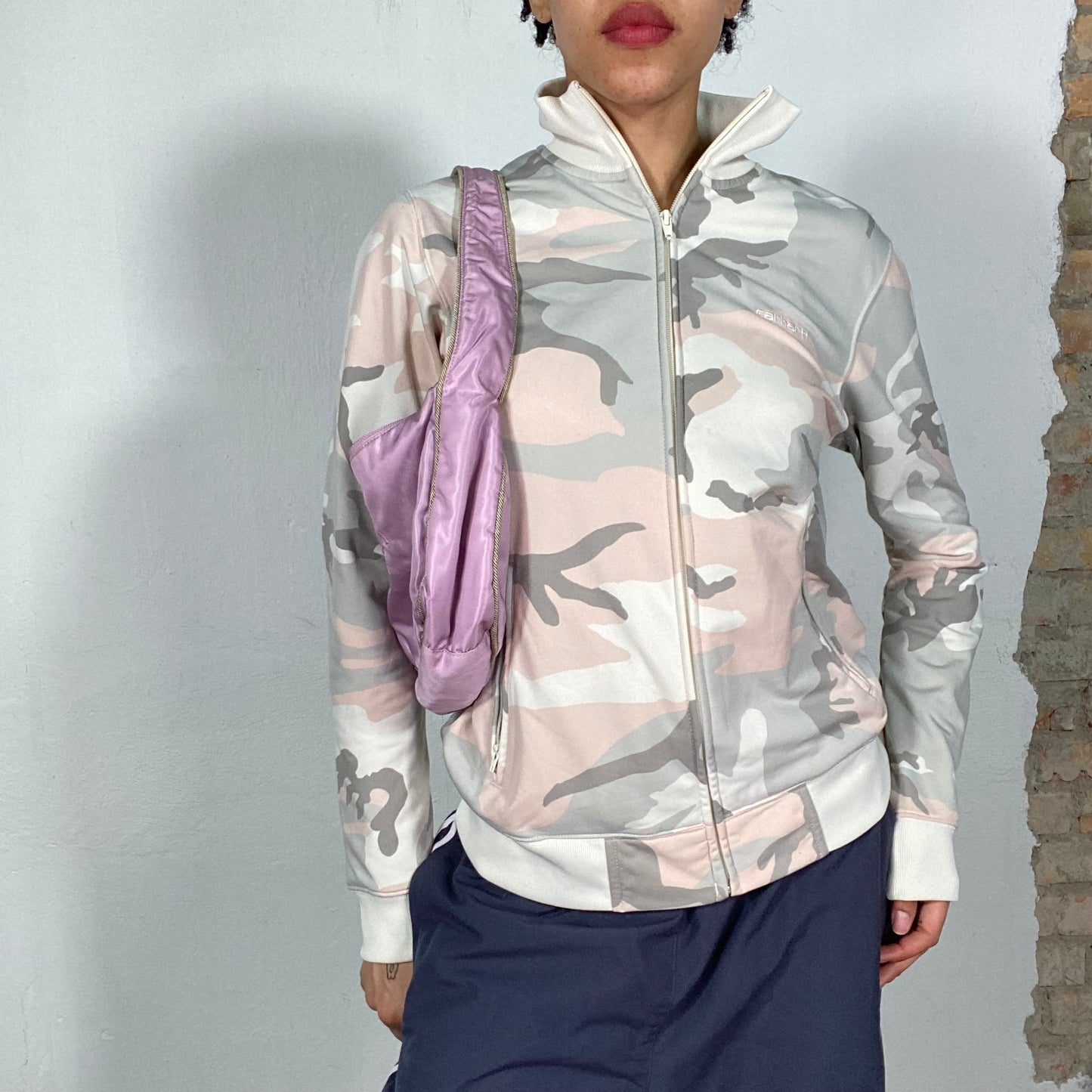 Vintage 90's Carhartt Pink and Grey Camo Zip Up Sweater (M)