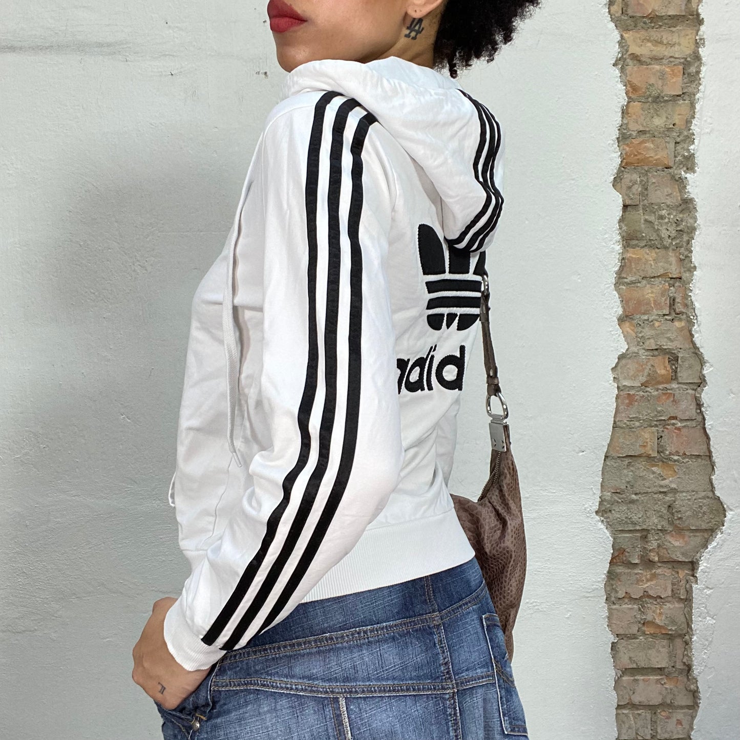 Vintage 2000's Adidas White and Black Zip Up Sweater (M)