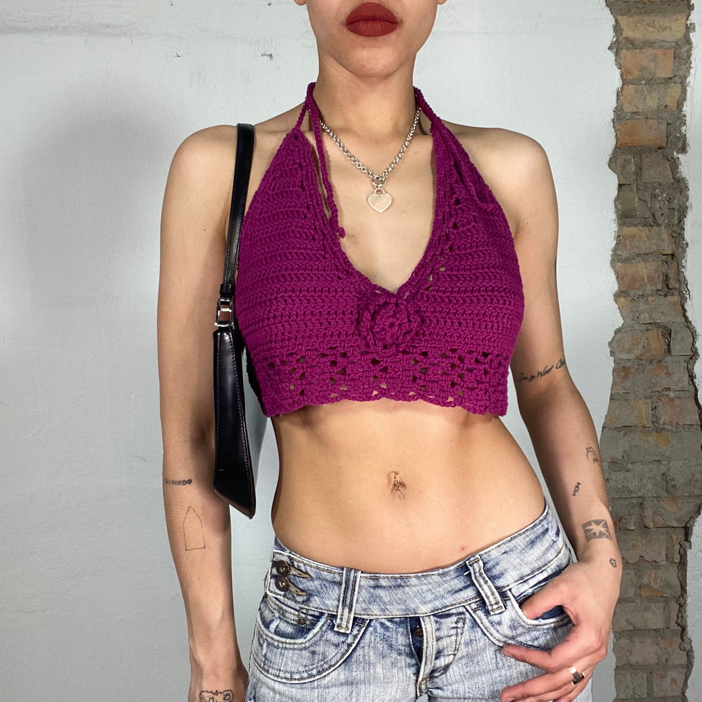 Vintage 90's Hippie Magenta Crochet Cropped Halter Neck Top (S/M)