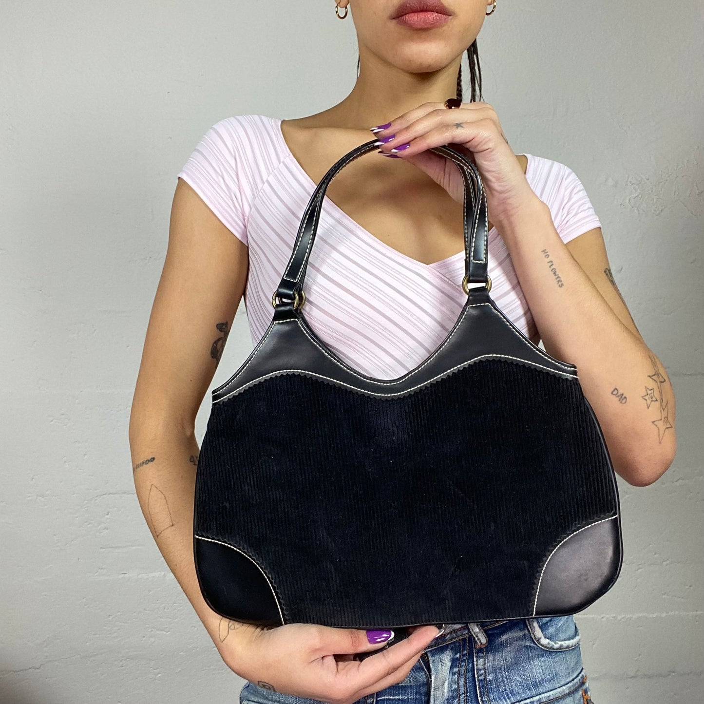 Vintage 2000's Archive Black Shoulder Bag with Faux Suede and Leather Lining Detail