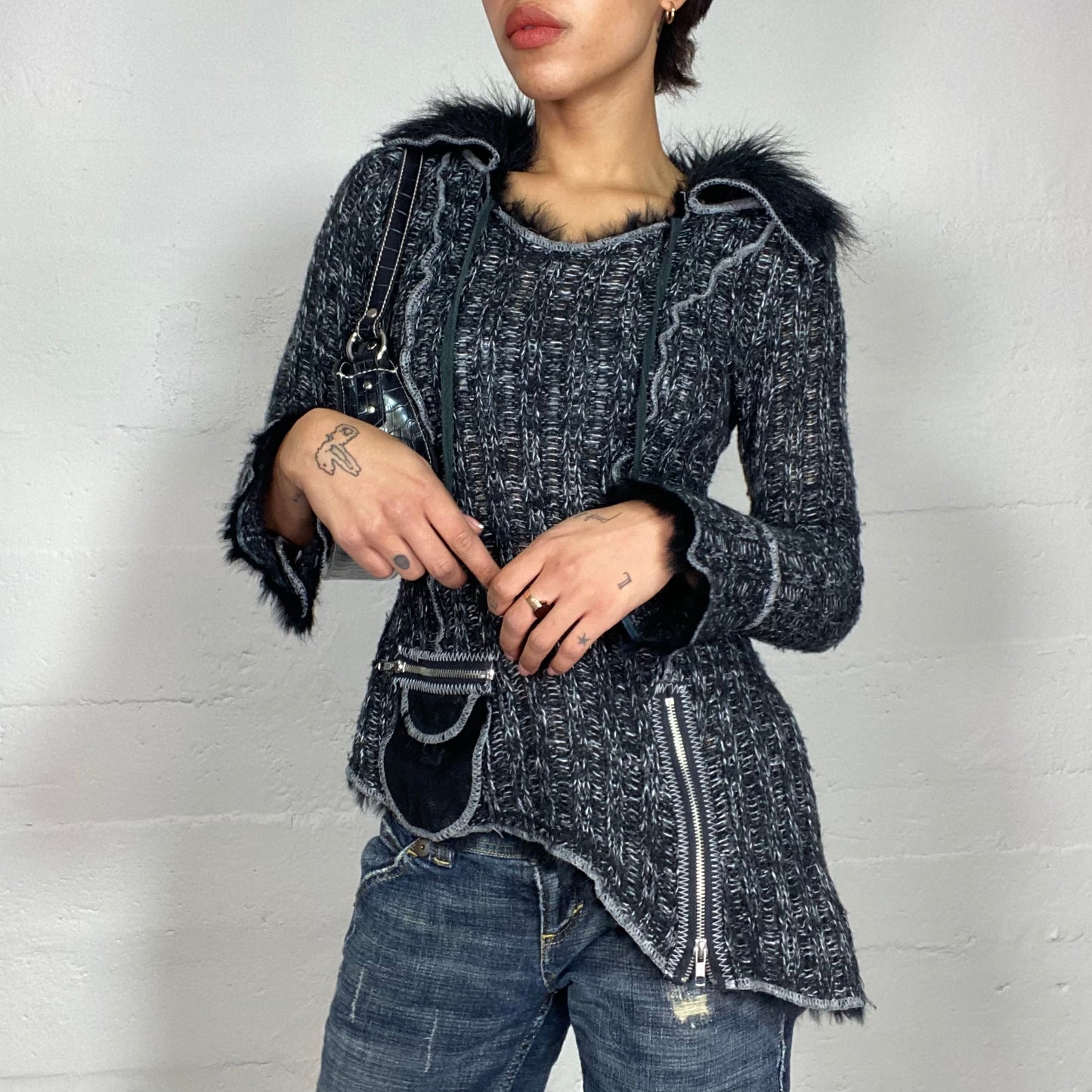 Vintage 90's Archive Grey Knitted Pullover with Faux Fur Collar and Zip Details (S/M)