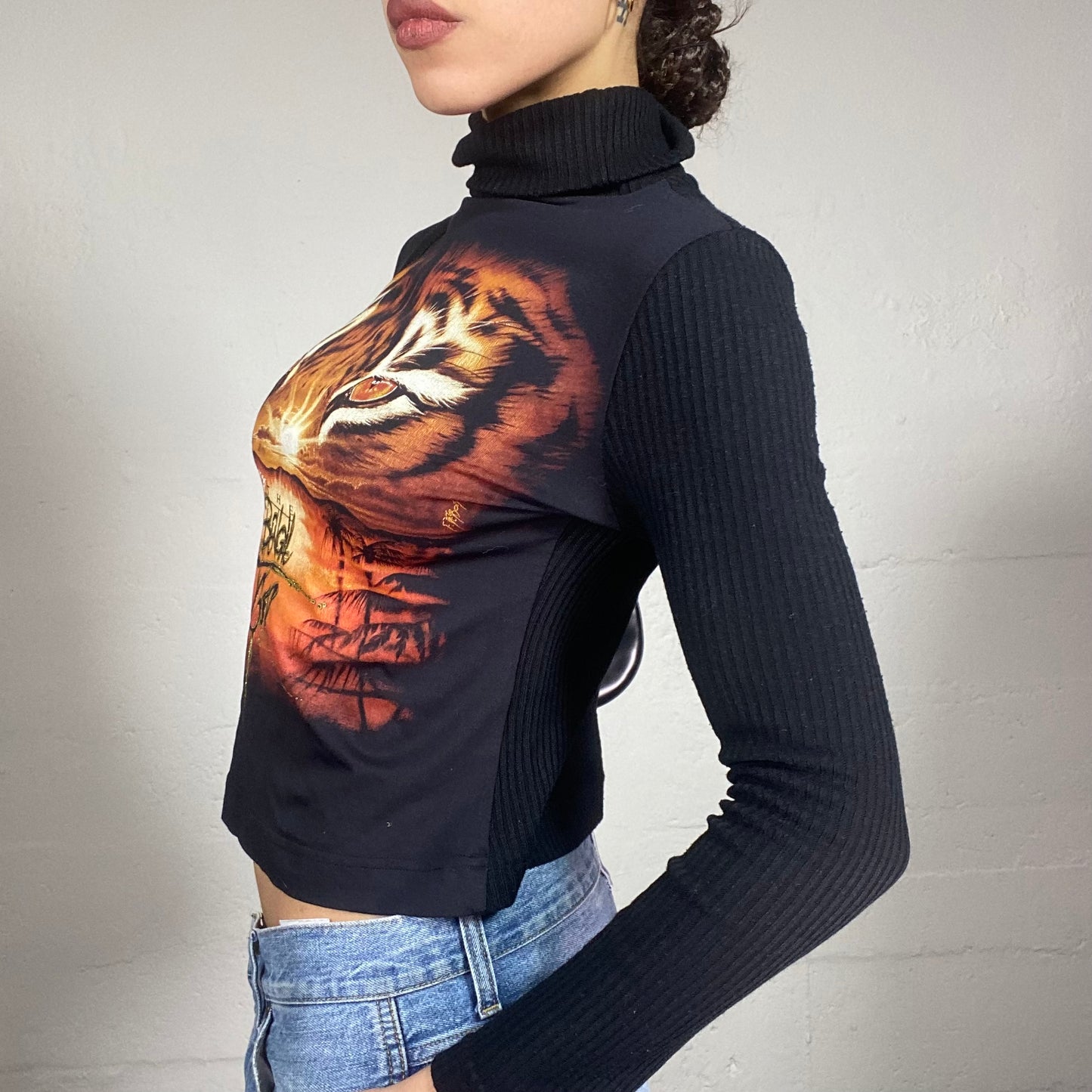 Vintage 90's Janice Black Turtleneck Knitted Jumper with "Bengal Tiger" Face Print Detail (S)