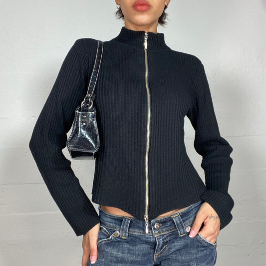 Vintage 2000's Sporty Black Knitted Zip Up Sweater (S/M)