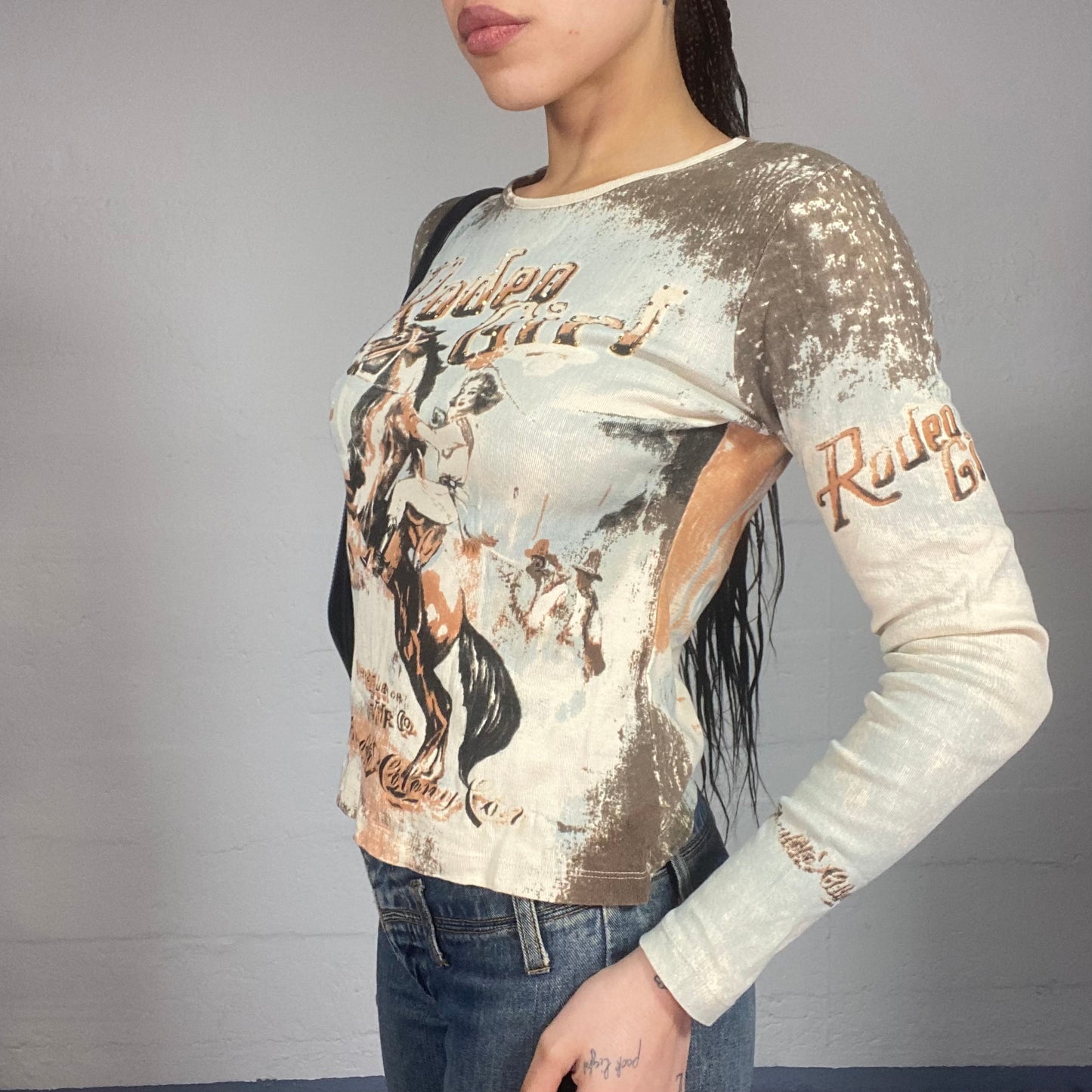 Vintage 90's Cow Girl Beige Longsleeve Top with 'Rodeo Girl' Print (M)