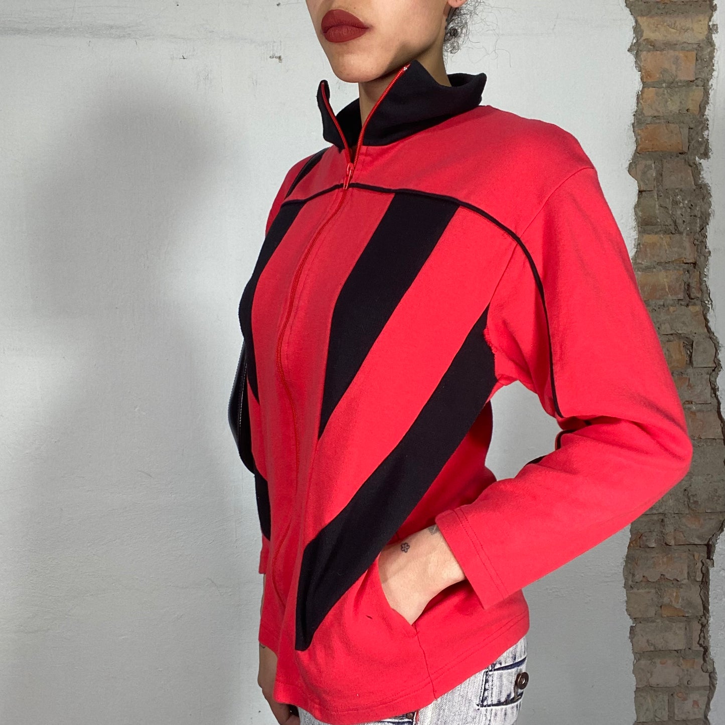 Vintage 90's Streetstyle Red Zip Up Sweater with Black Stripe Details (M)