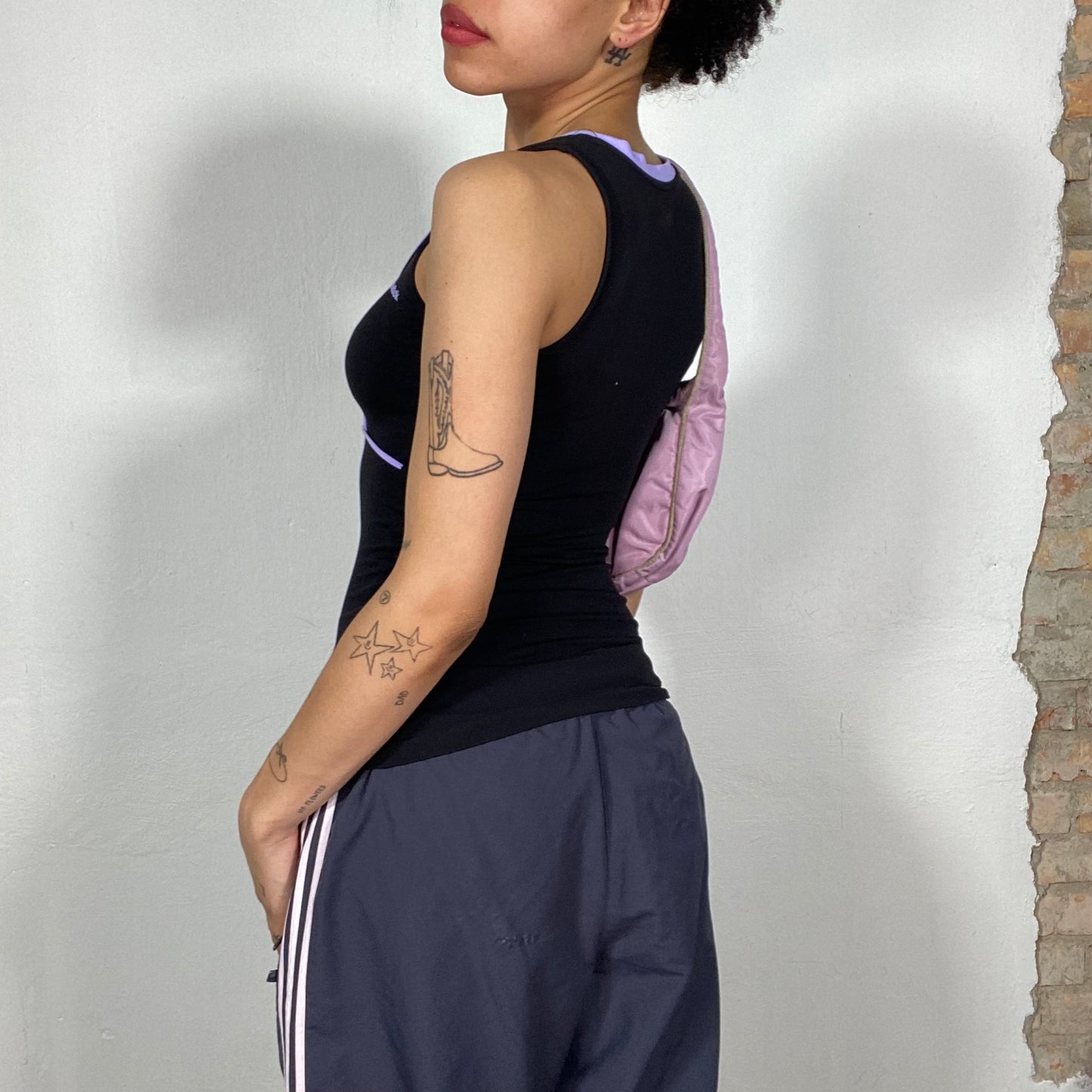 Vintage 2000's Reebok Black V-Neck Tank Top with Lilac Trim (S)