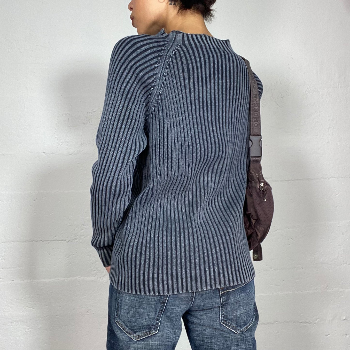 Vintage 90's Classic Blue Oversized Sweater with Tunnel Knitting Detail (L)