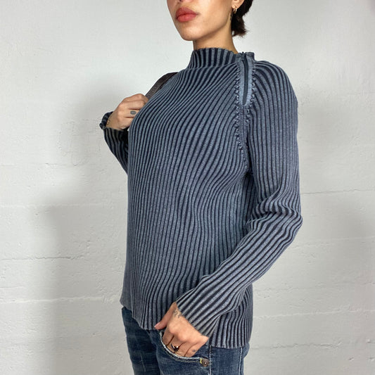 Vintage 90's Classic Blue Oversized Sweater with Tunnel Knitting Detail (L)