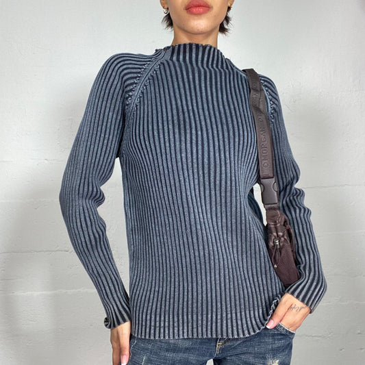 Vintage 90's Classic Blue Oversized Sweater with Tunnel Knitting Detail (L)