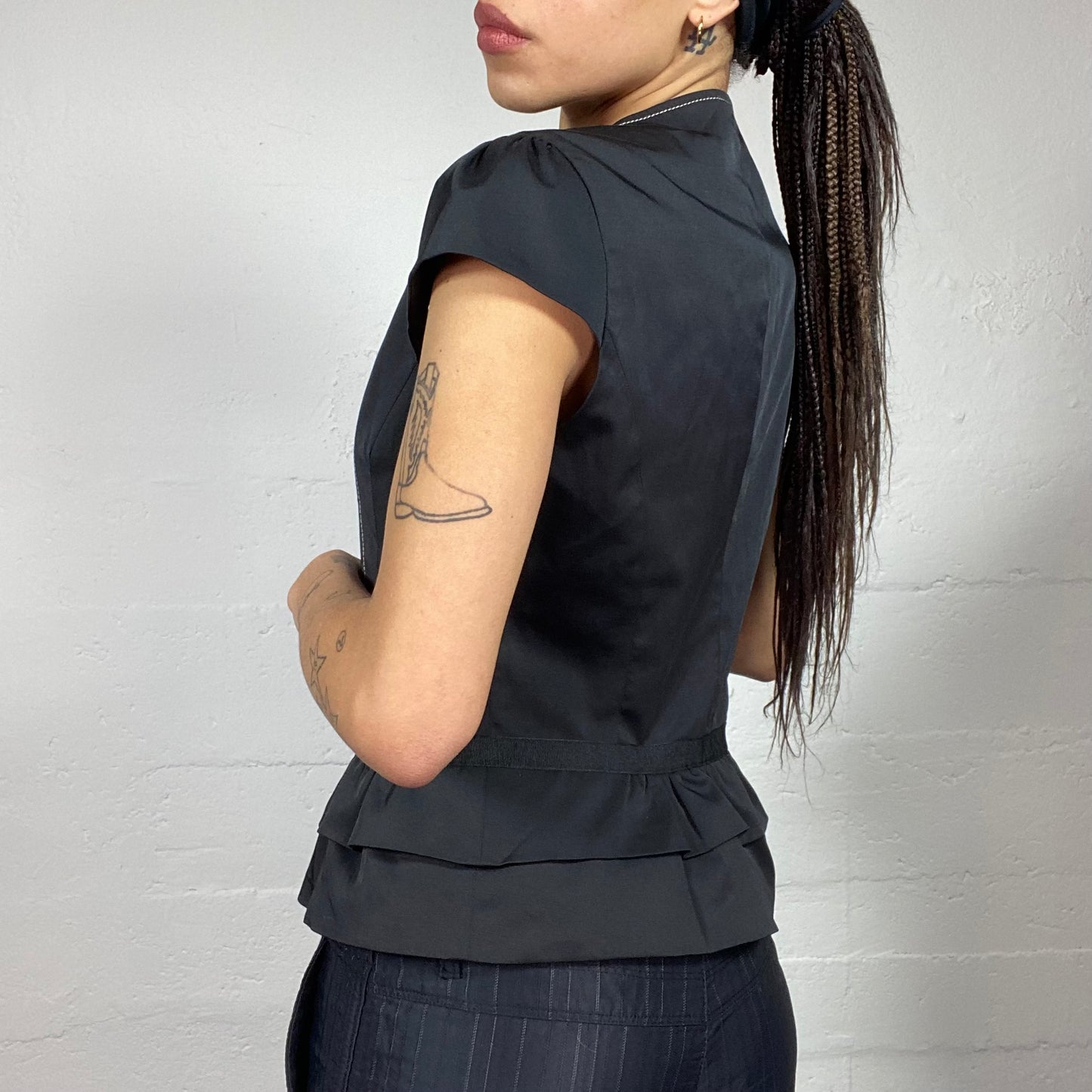 Vintage 2000's Corpcore Black Corset Top with Frilled Bottom (M)