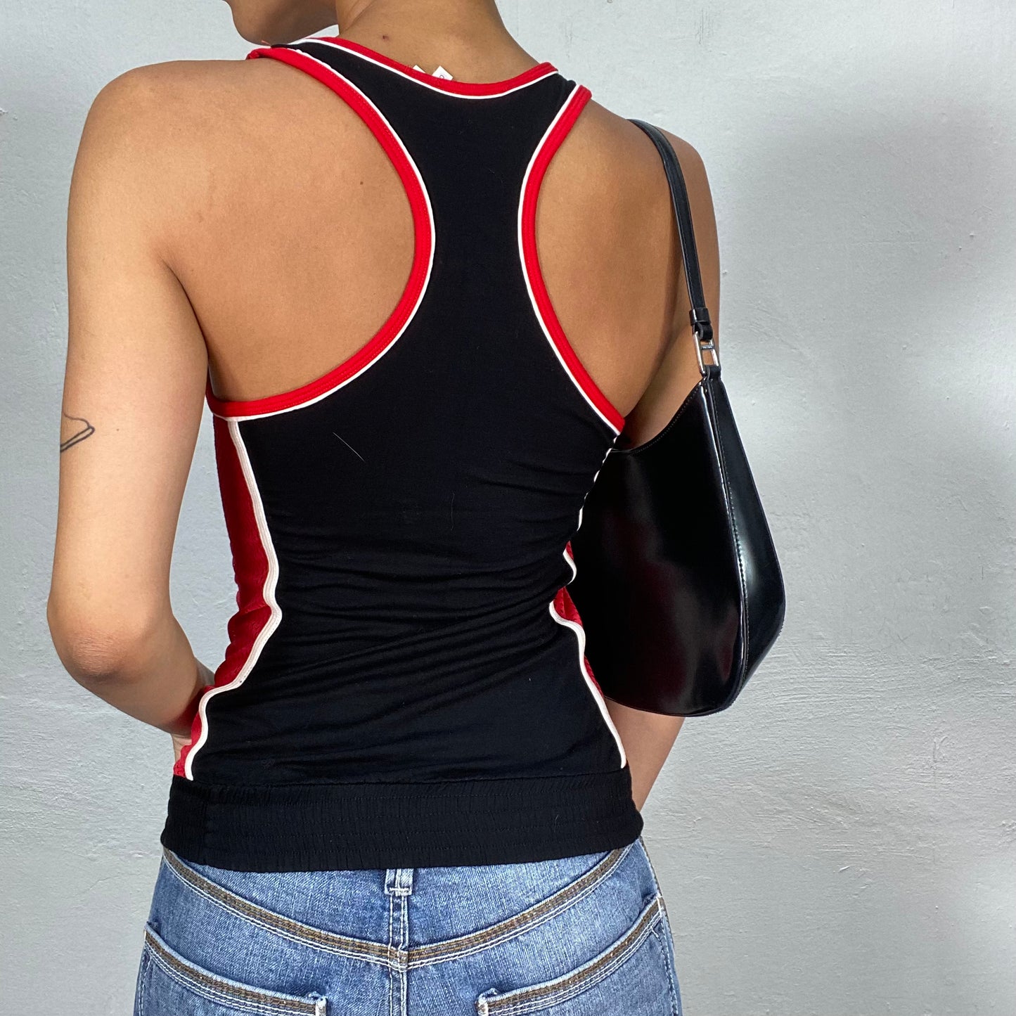 Vintage 2000's Basketball Black Tank Top with Red Trim and 'Caliente' Print (S)