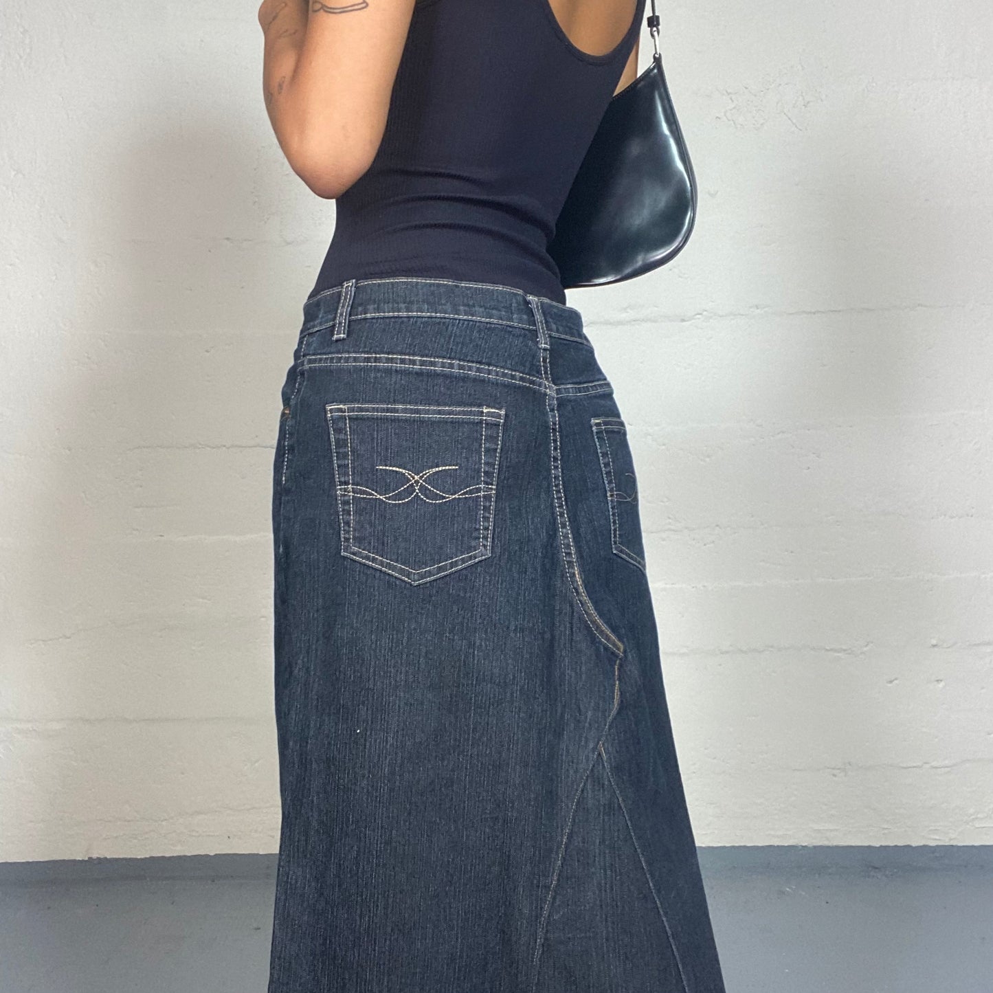 Vintage 2000's Cow-Girl Dark Denim Maxi Skirt (M)