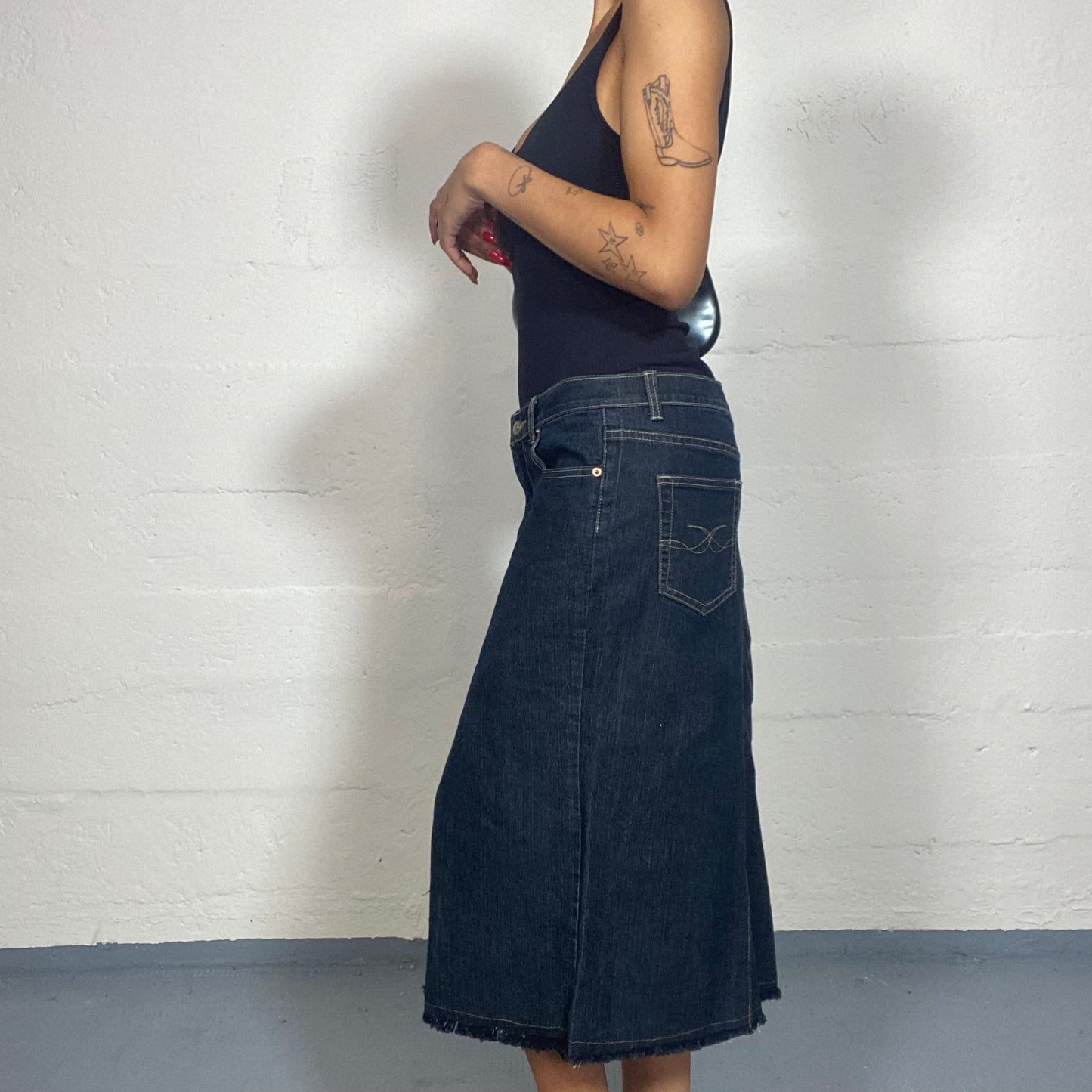 Vintage 2000's Cow-Girl Dark Denim Maxi Skirt (M)