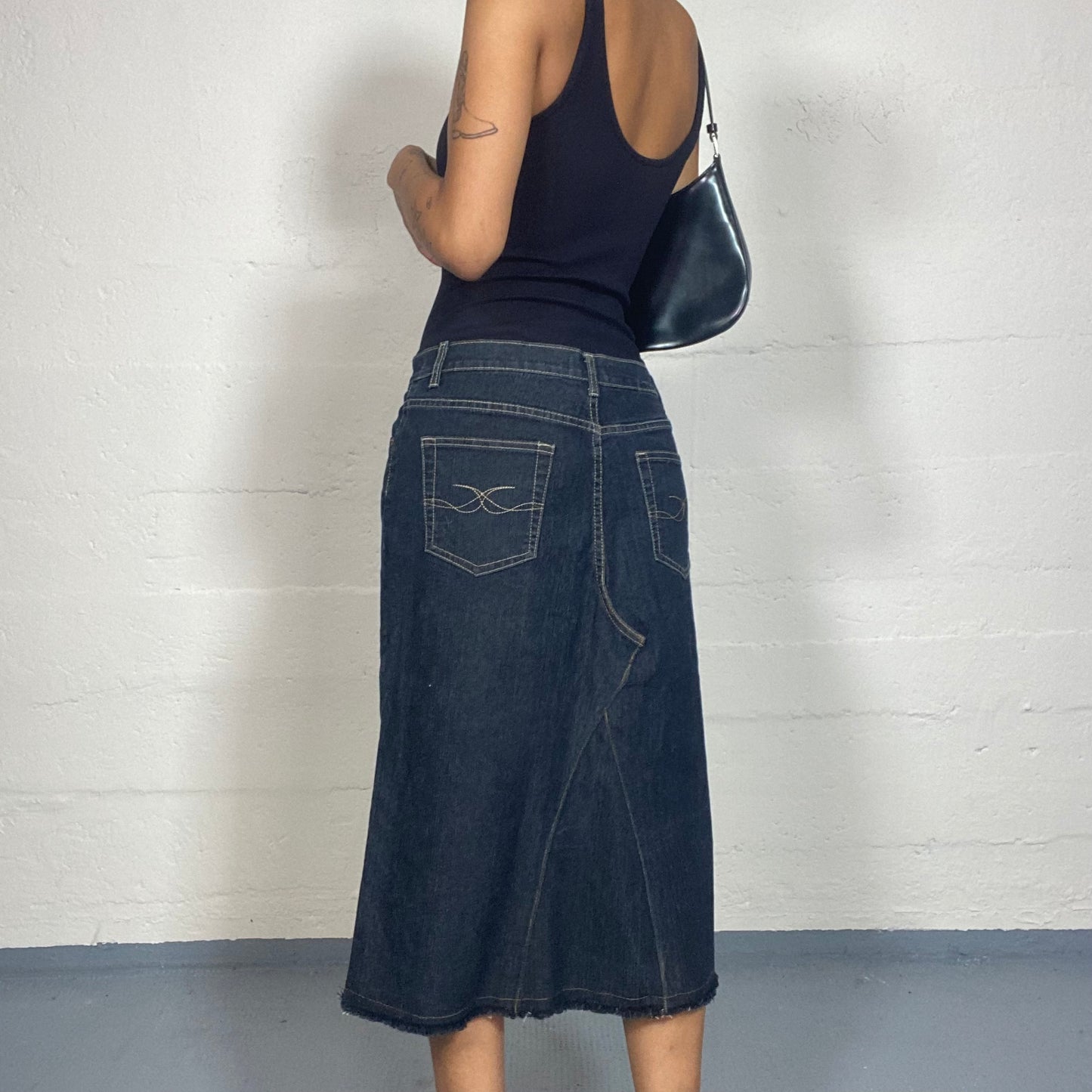 Vintage 2000's Cow-Girl Dark Denim Maxi Skirt (M)