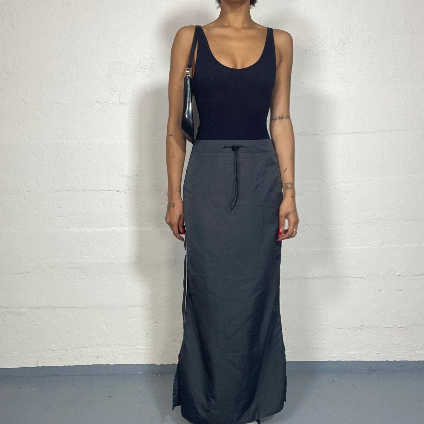 Vintage 90's Grey Techwear Maxi Skirt with White Trim Detail (S)