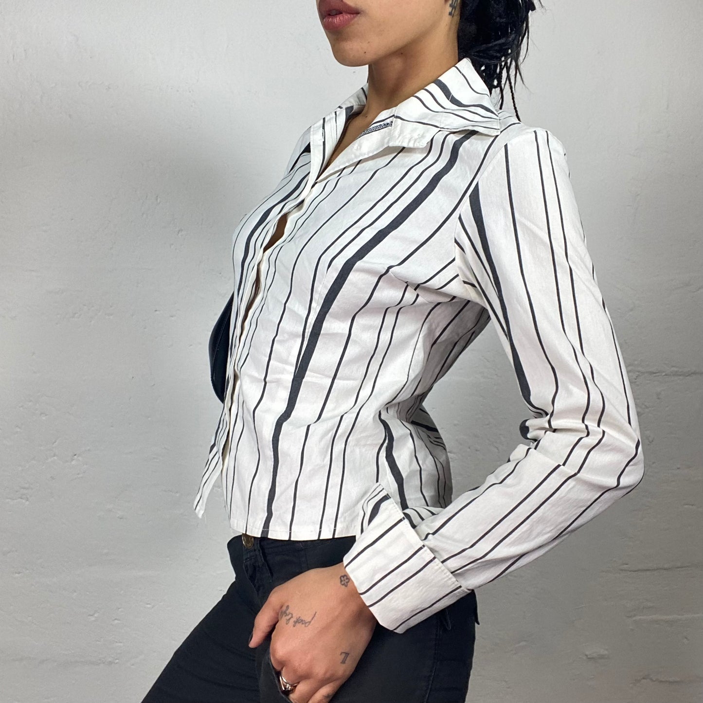 Vintage 2000’s Office Siren White Button Up Blouse with Black Stripes (M/L)