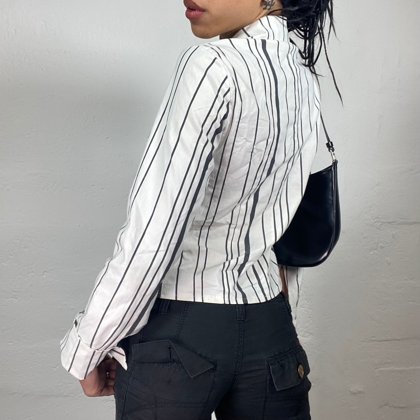 Vintage 2000’s Office Siren White Button Up Blouse with Black Stripes (M/L)