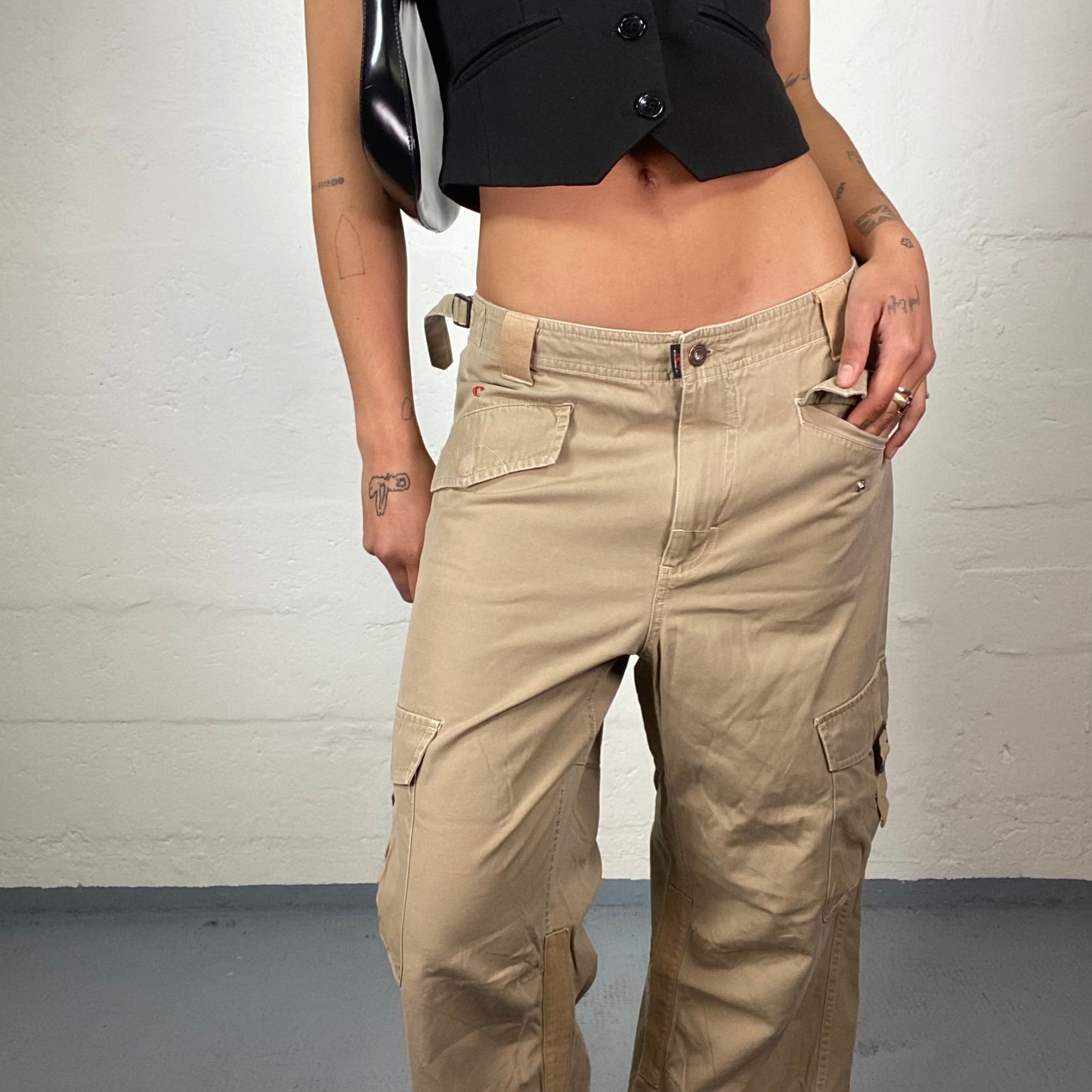 Vintage 2000's Downtown Girl Beige 7/8 Cargo Pants with Yellow Print Detail (L)