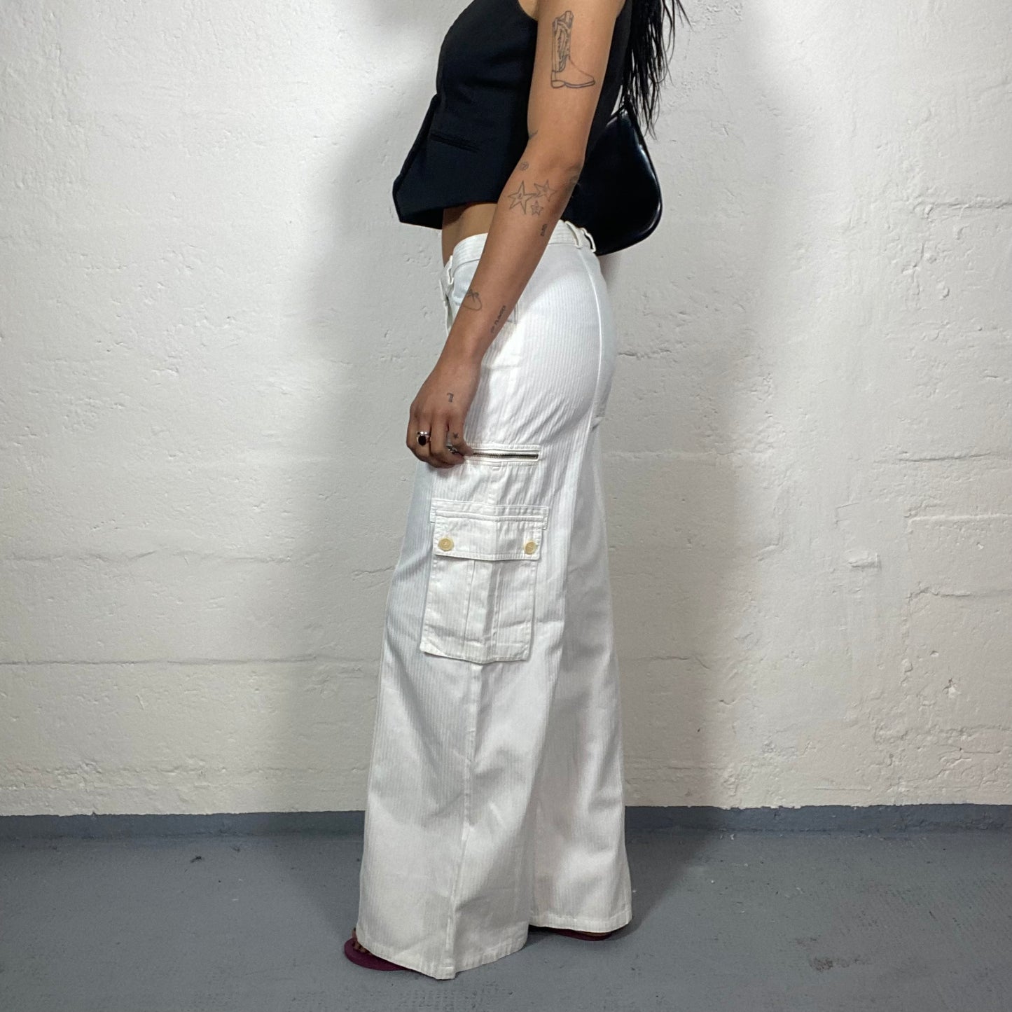 Vintage 90's Downtown Girl White Wide Leg Cargo Pants with Stripe Structure (S/M)