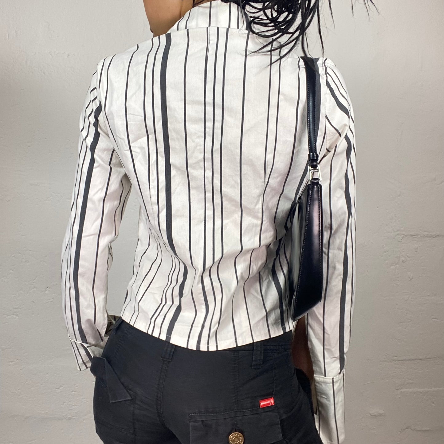 Vintage 2000’s Office Siren White Button Up Blouse with Black Stripes (M/L)