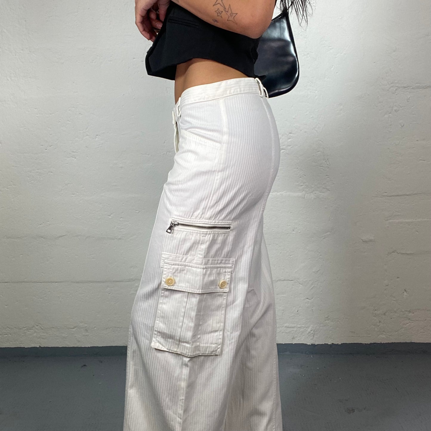 Vintage 90's Downtown Girl White Wide Leg Cargo Pants with Stripe Structure (S/M)