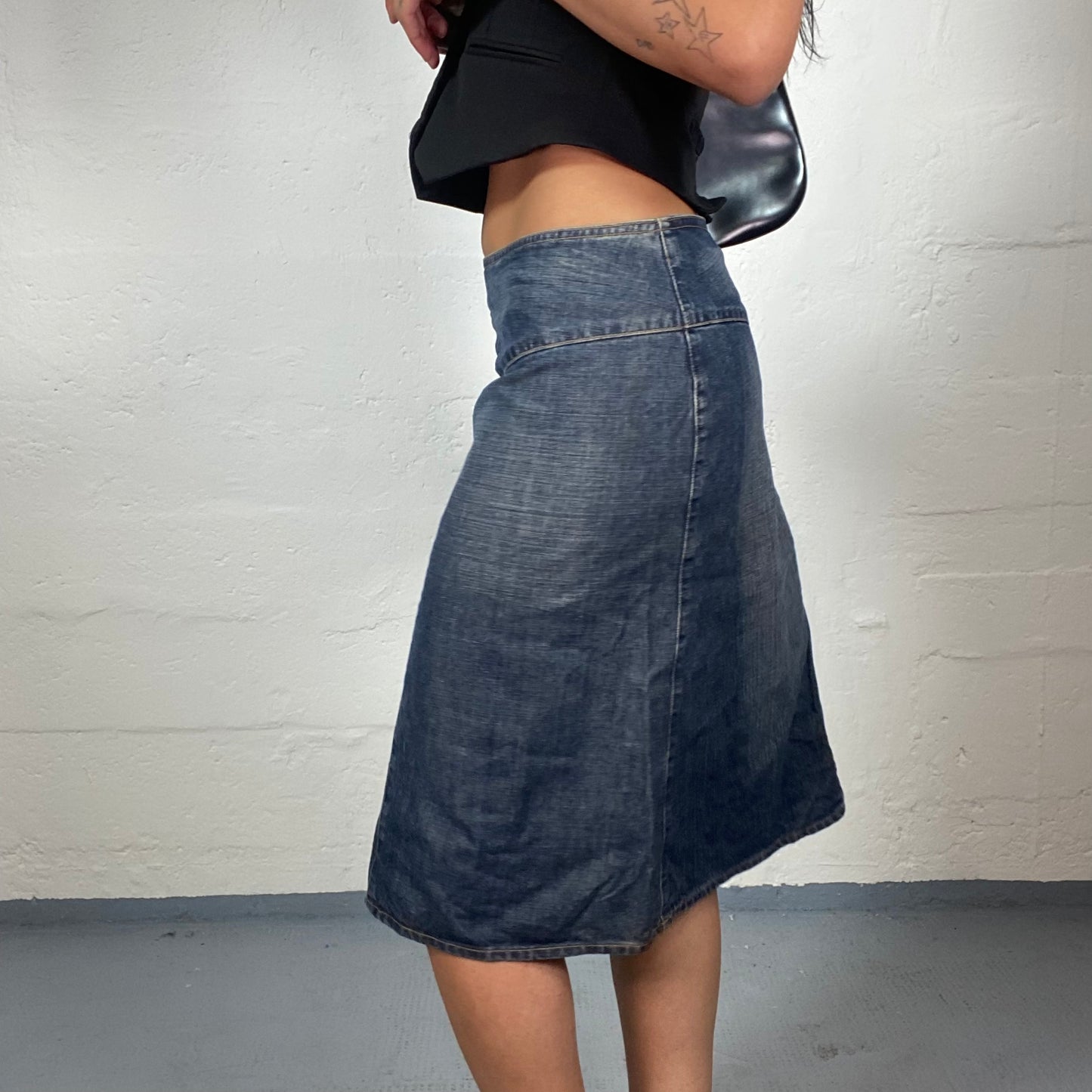 Vintage 2000's Downtown Girl Classic Dark Wash Denim Pencil Midi Skirt (M)