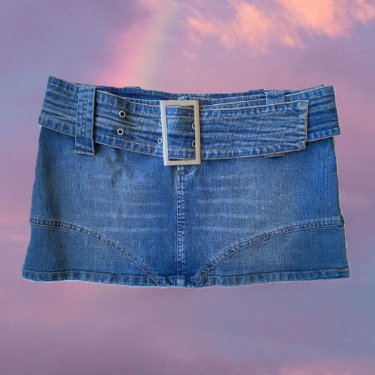 Vintage Y2K Low Waist Denim Mini Skirt with Buckle (M)